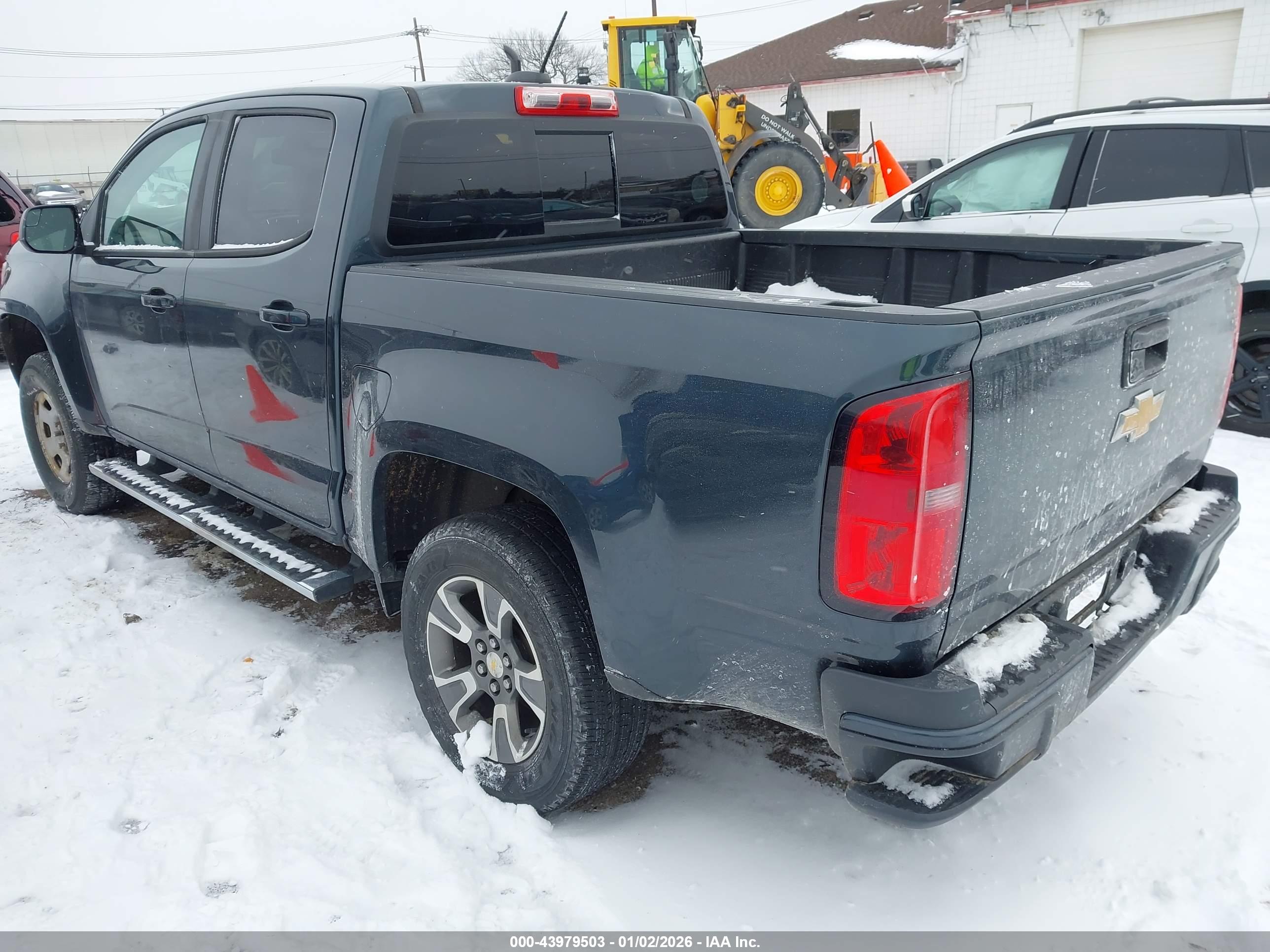 CHEVROLET COLORADO image 3
