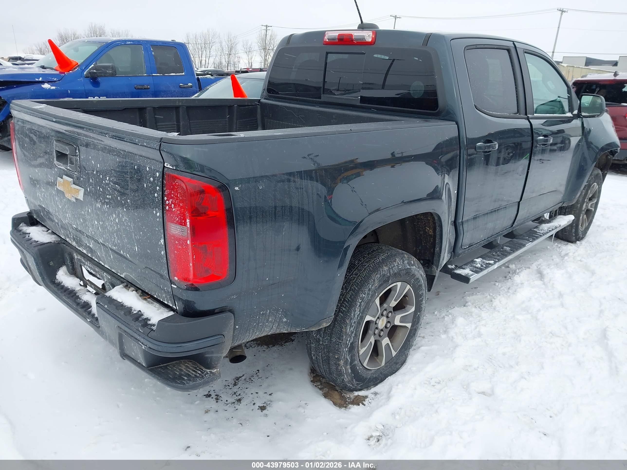 CHEVROLET COLORADO image 4