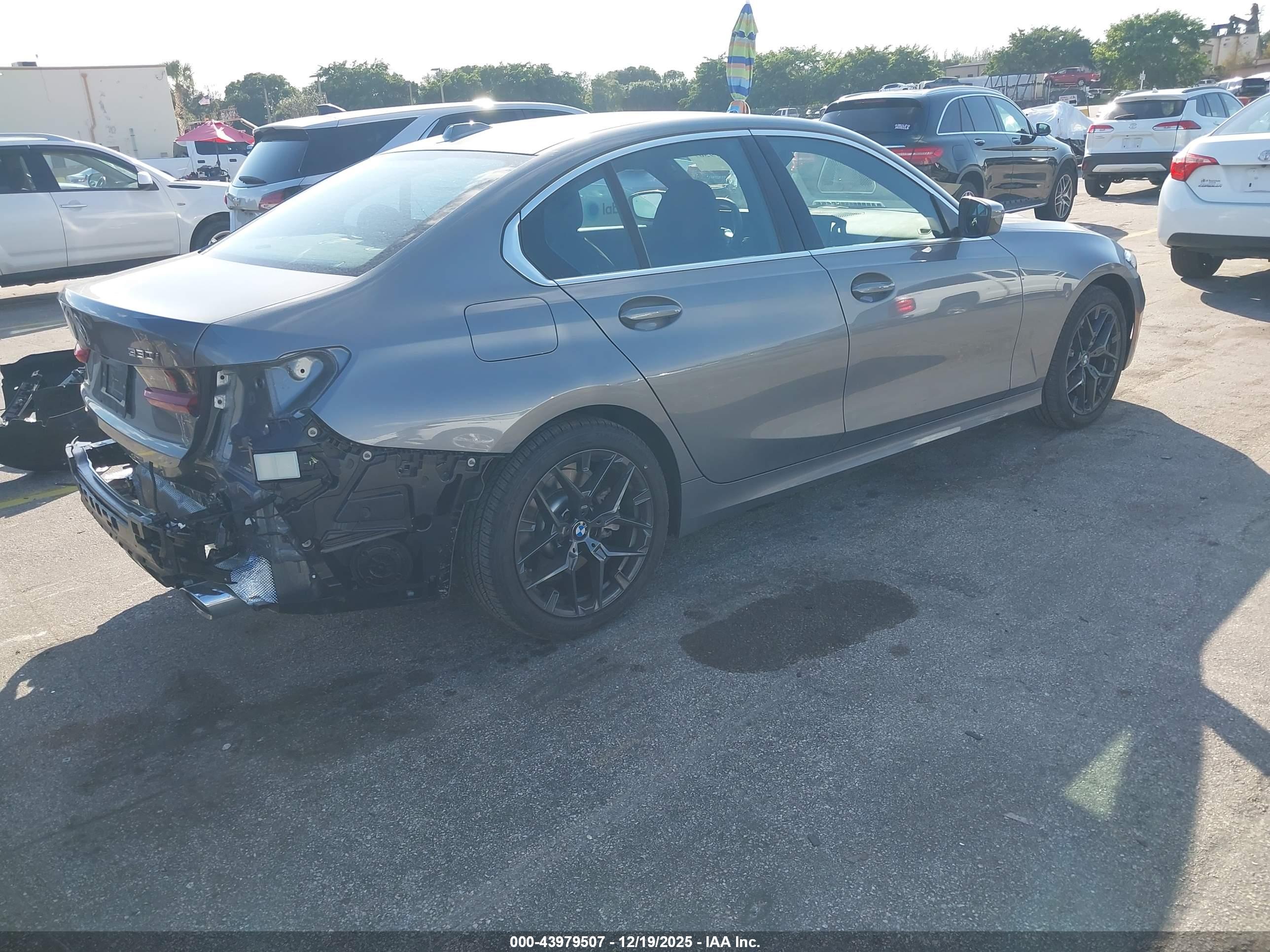 BMW 330I image 4