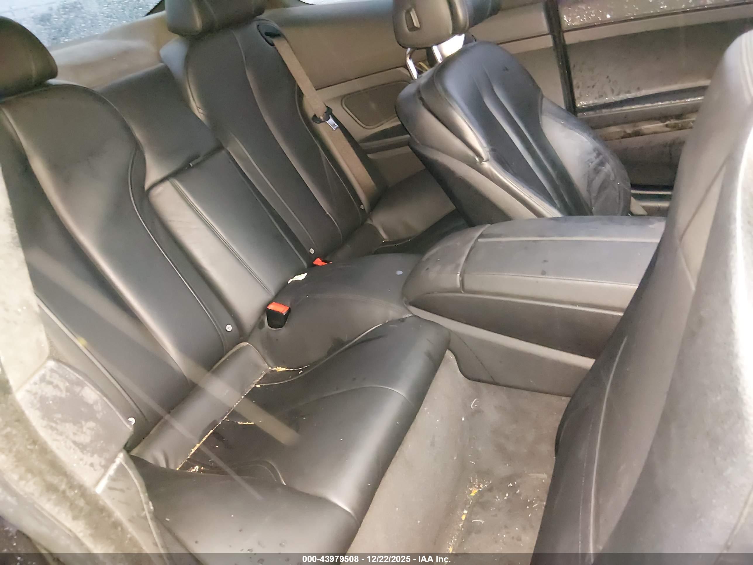 BMW 650I image 8
