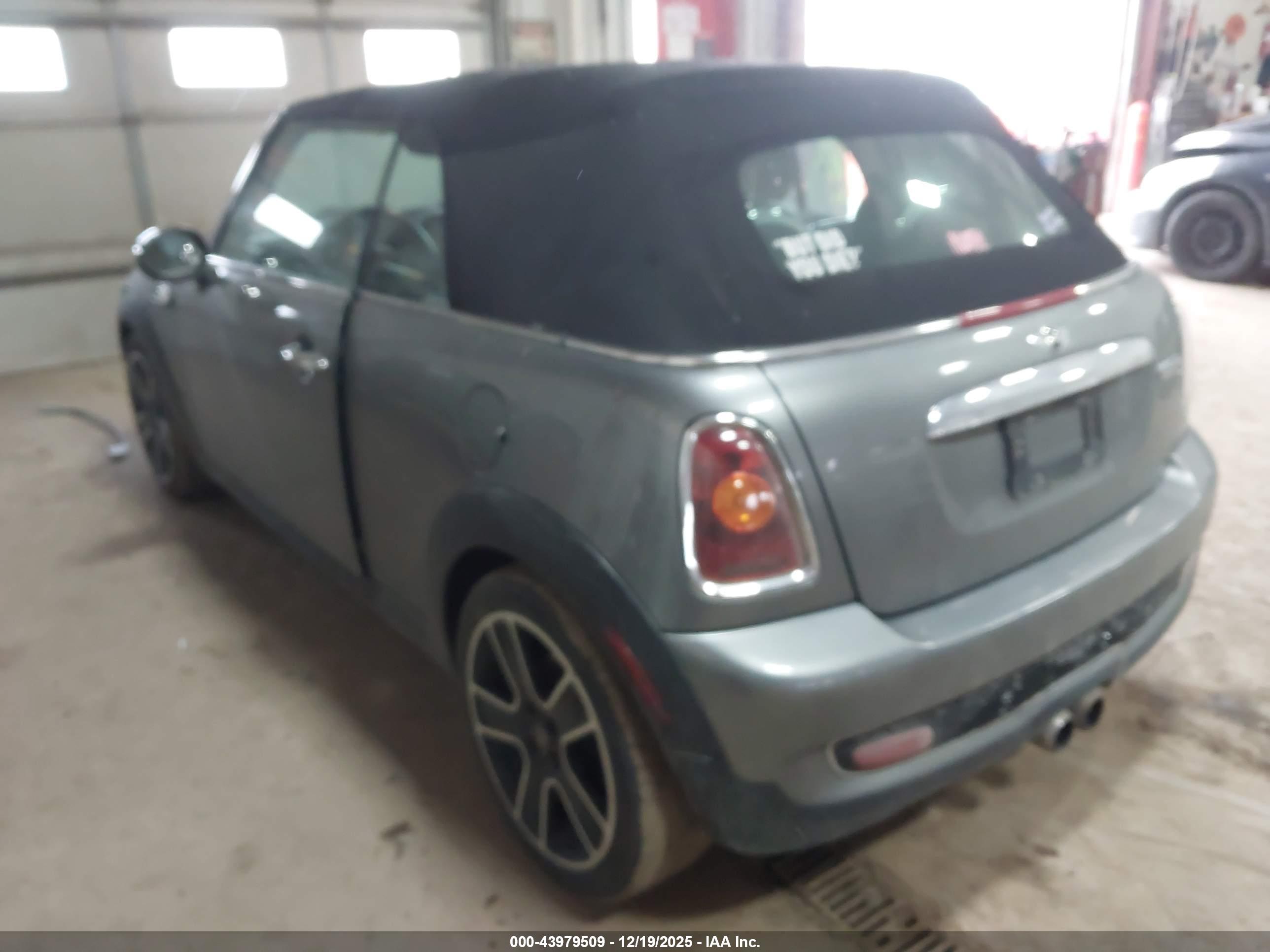MINI COOPER image 3