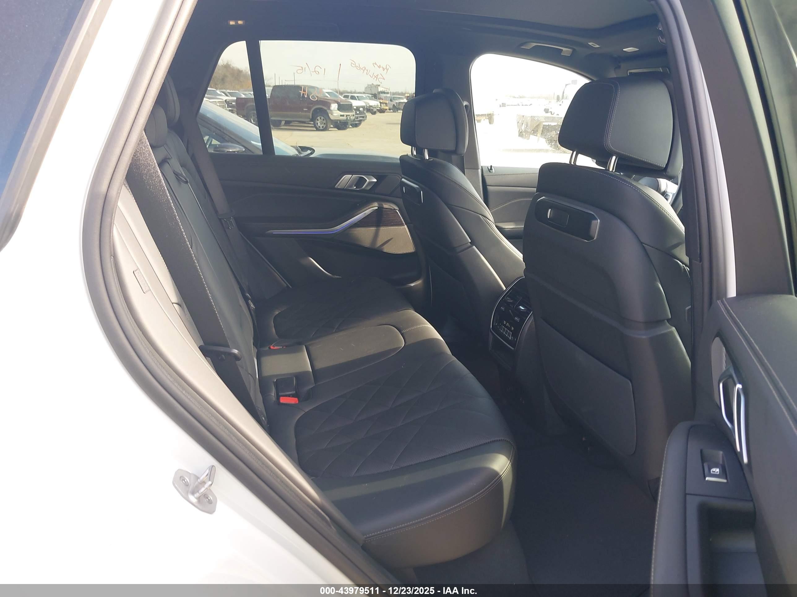 BMW X5 image 8