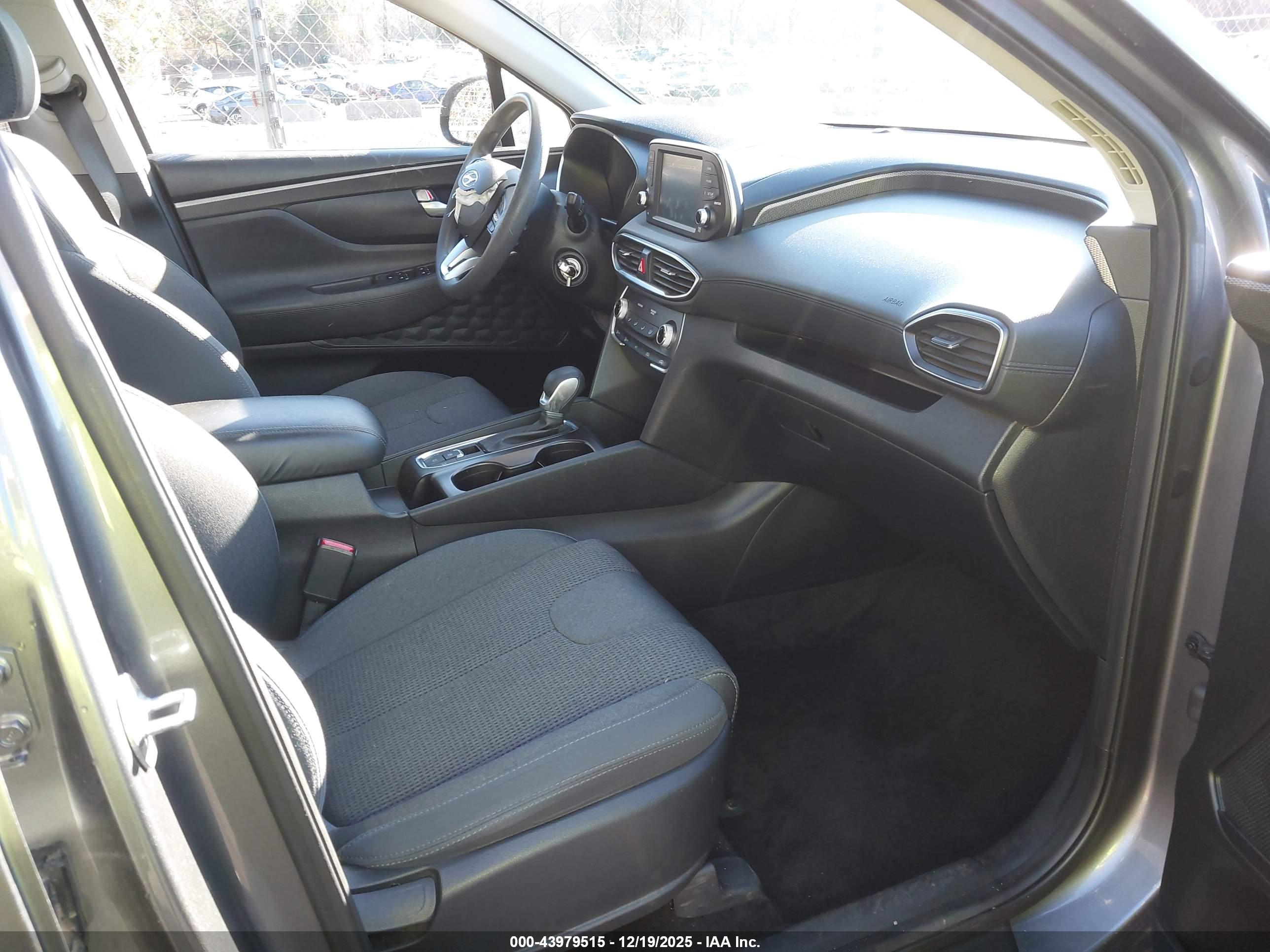 HYUNDAI SANTA image 5
