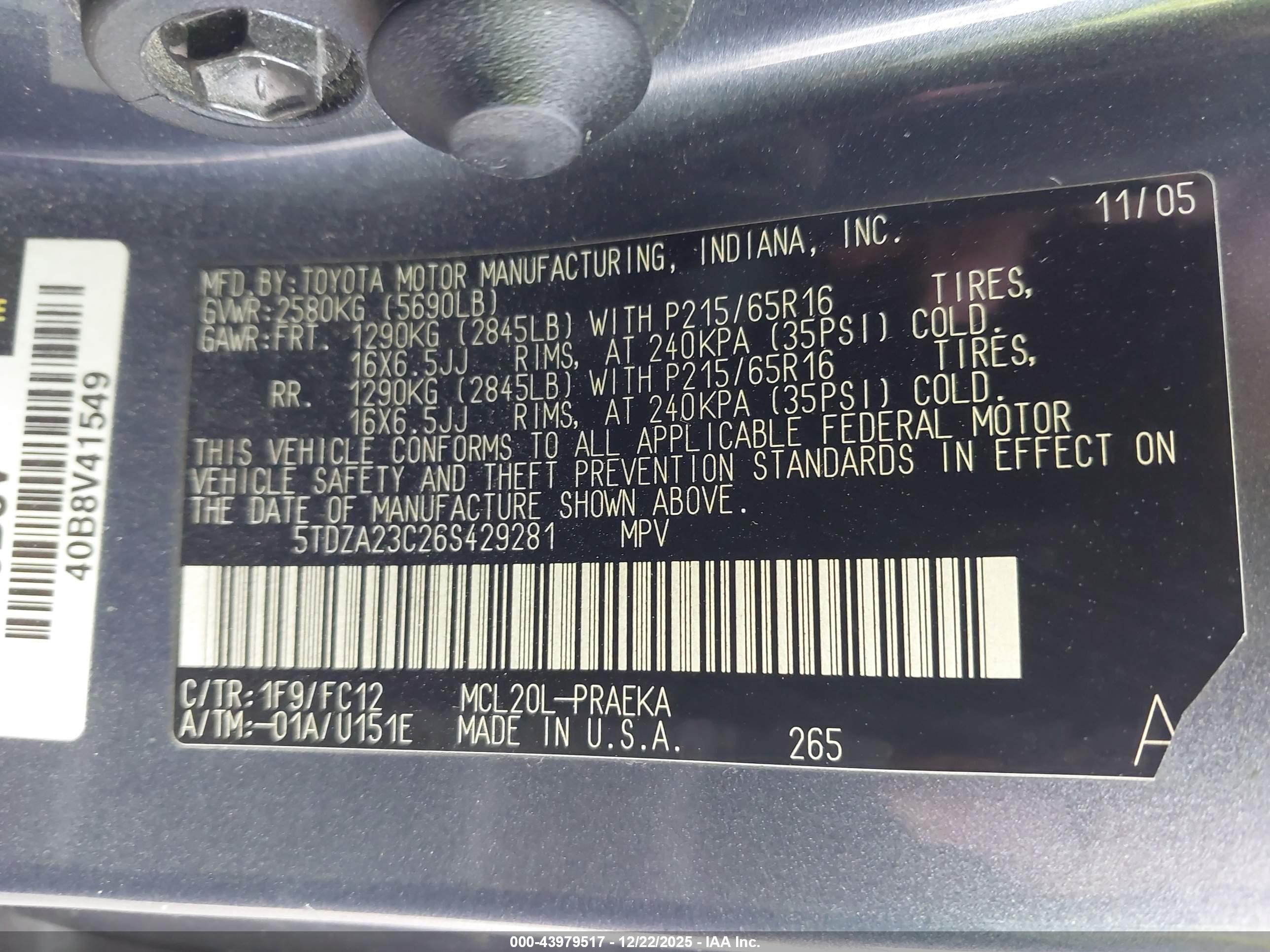 TOYOTA SIENNA image 9