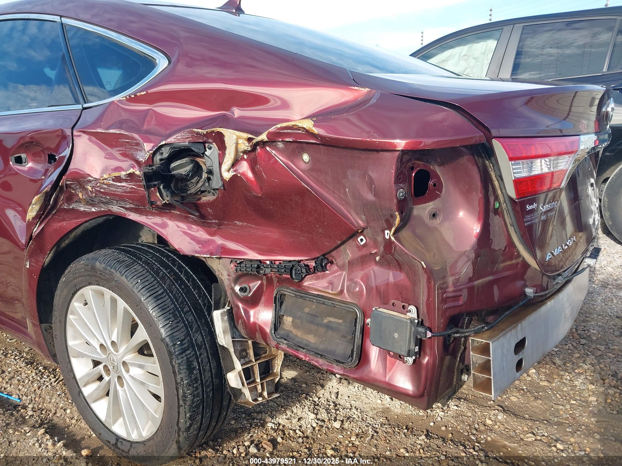 TOYOTA AVALON image 6