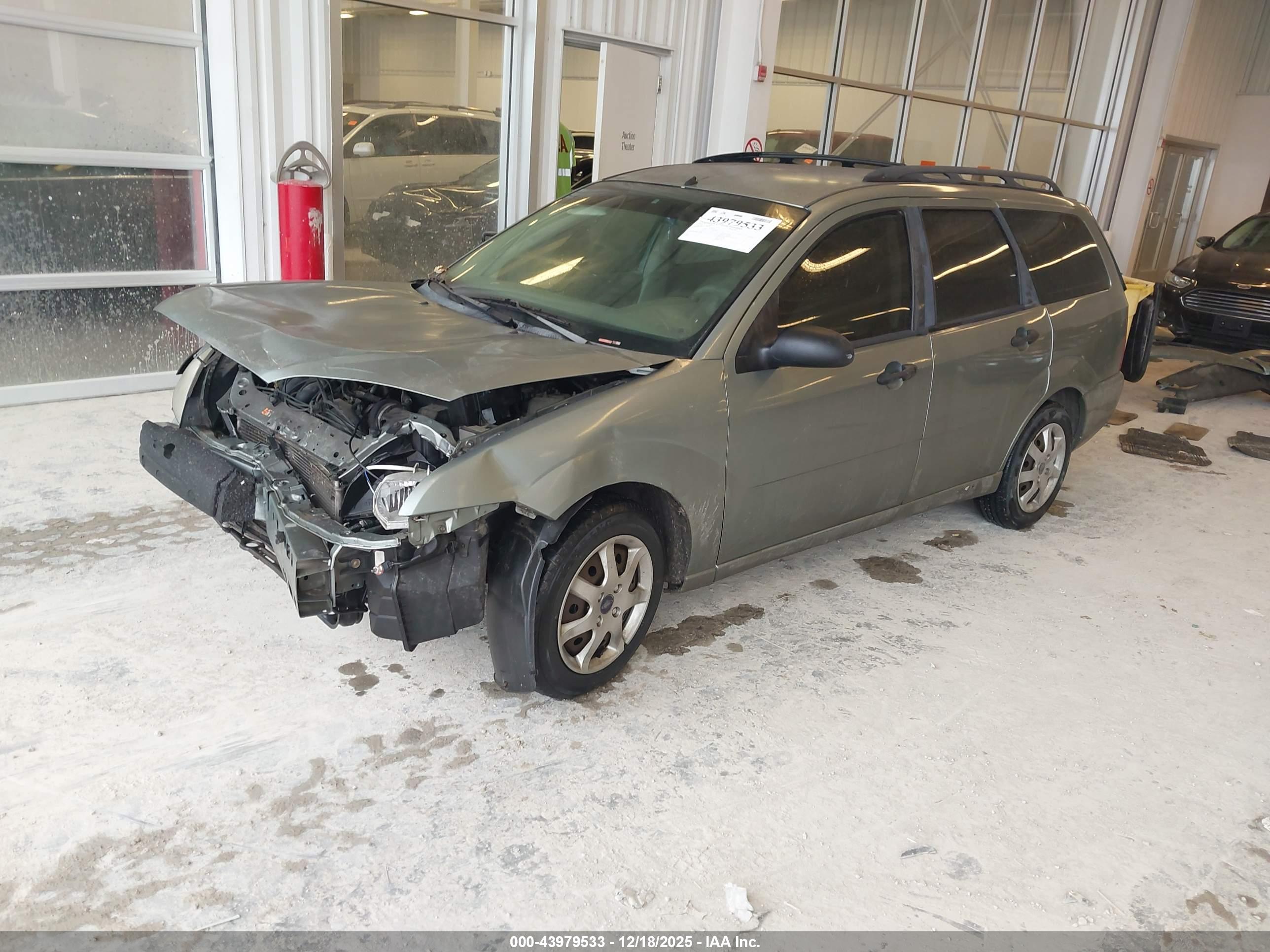 FORD FOCUS image 2