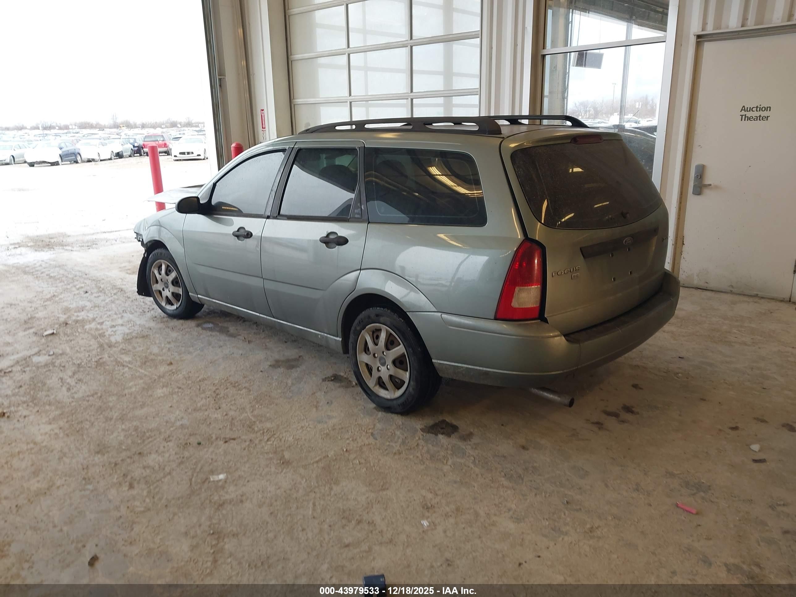 FORD FOCUS image 3