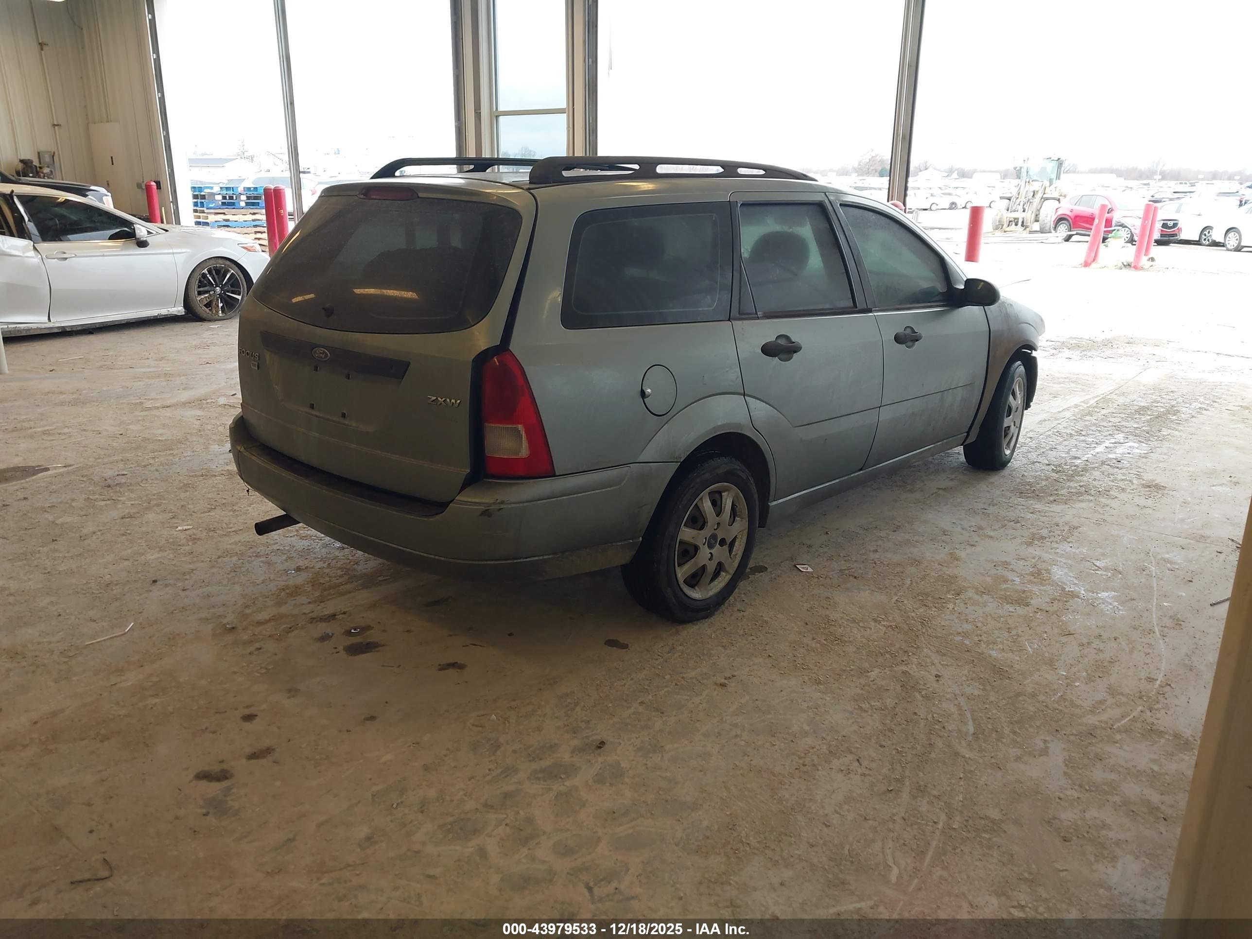 FORD FOCUS image 4