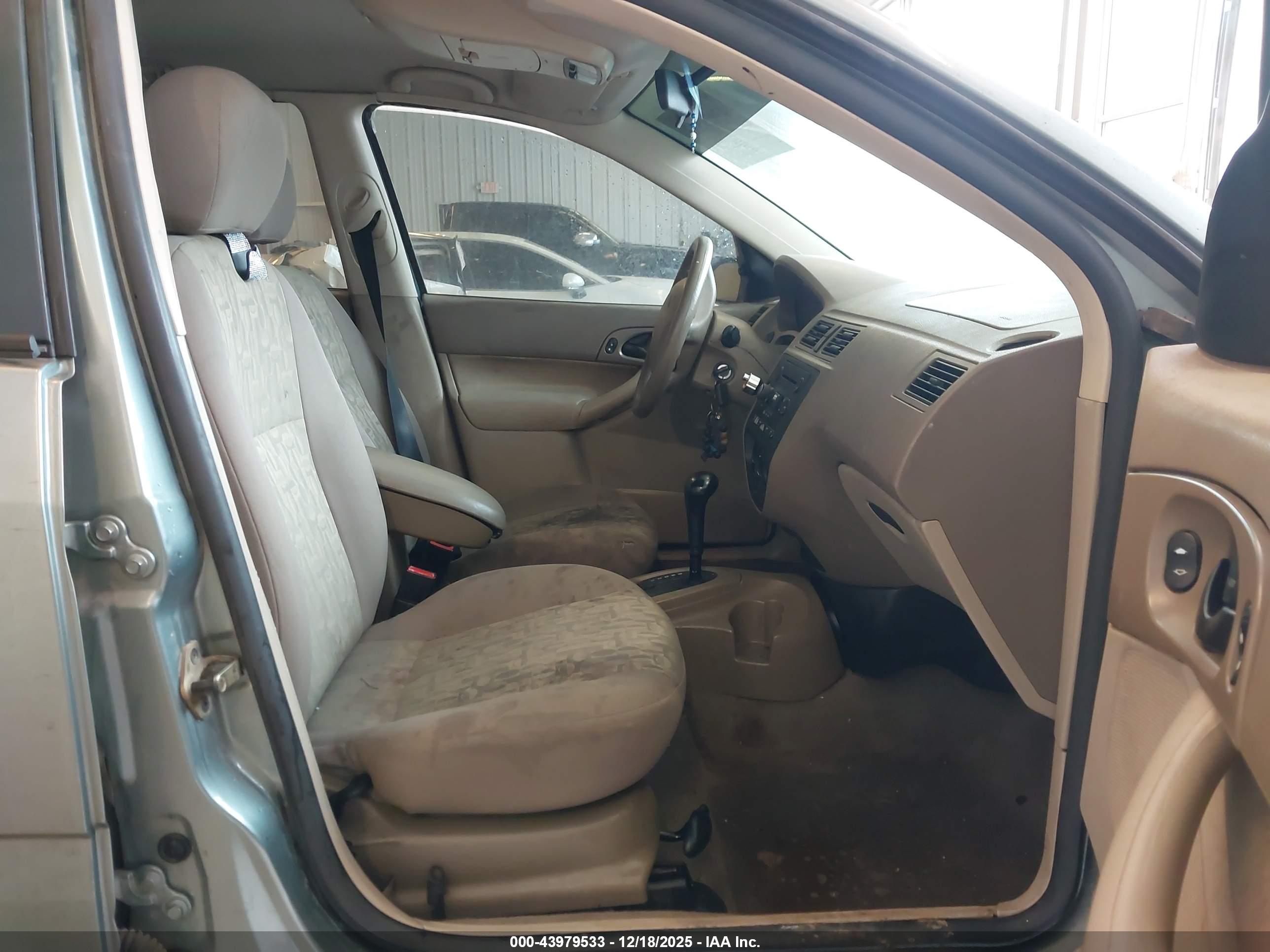 FORD FOCUS image 5