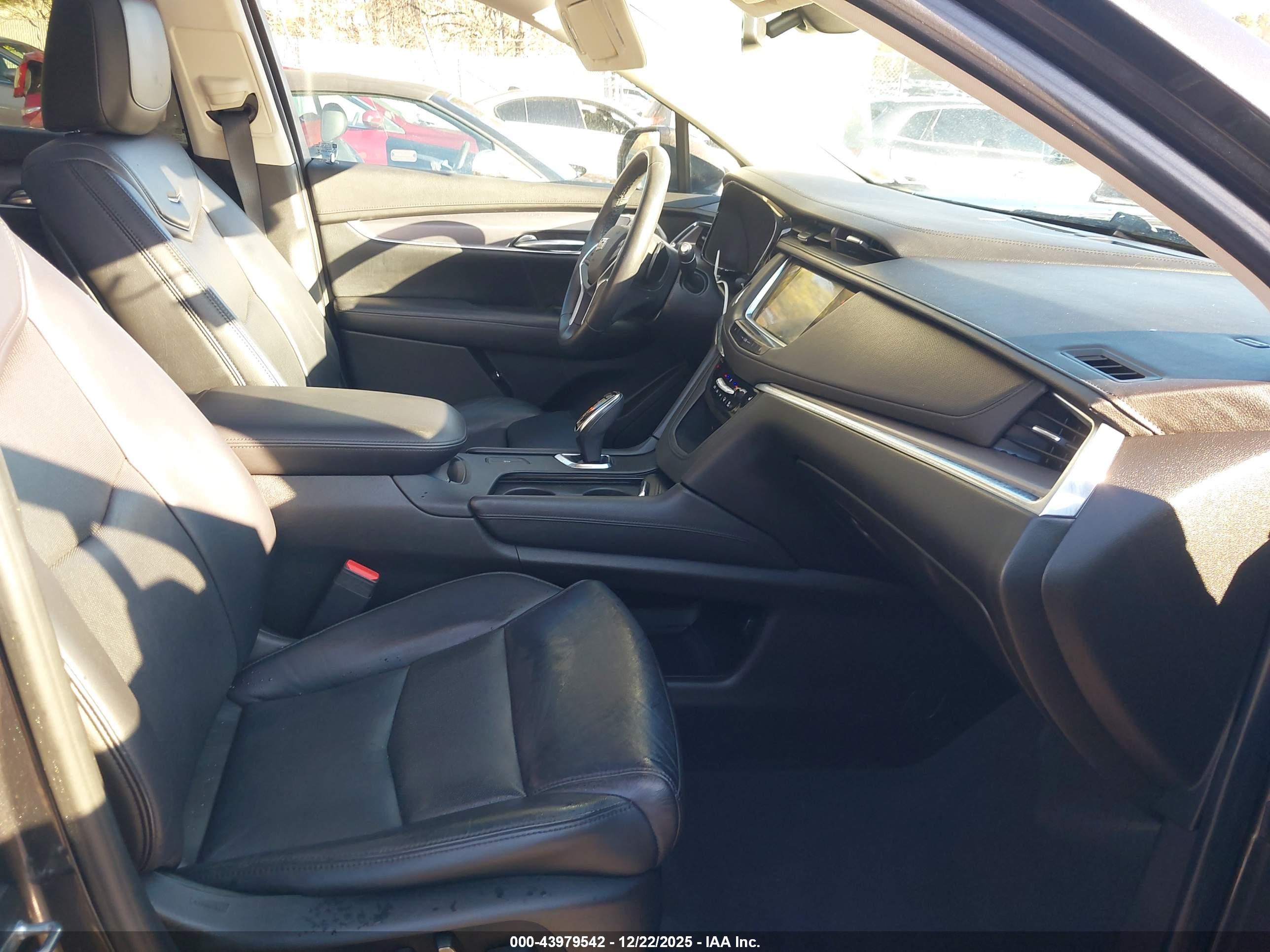 CADILLAC XT5 image 5