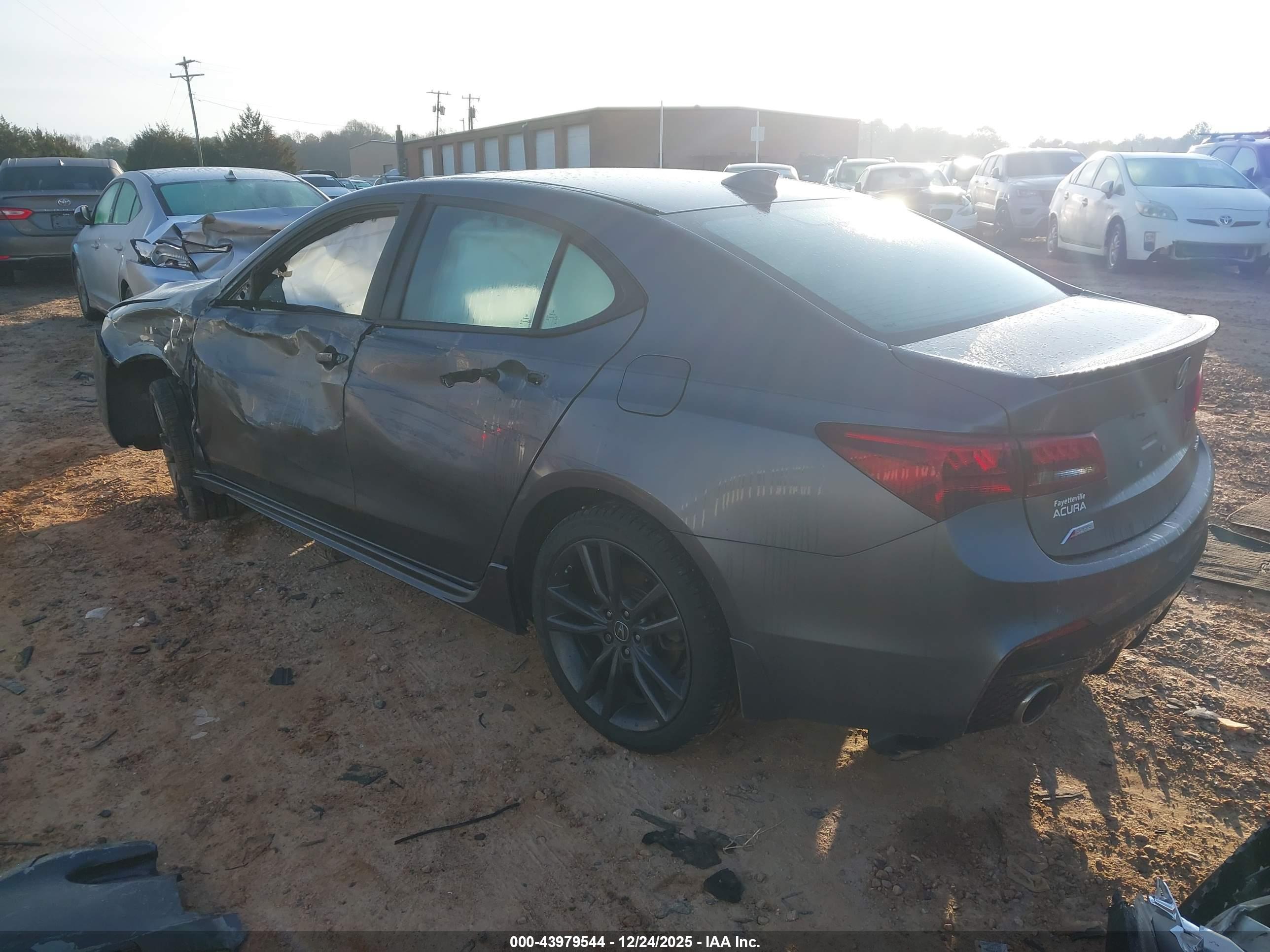 ACURA TLX image 3