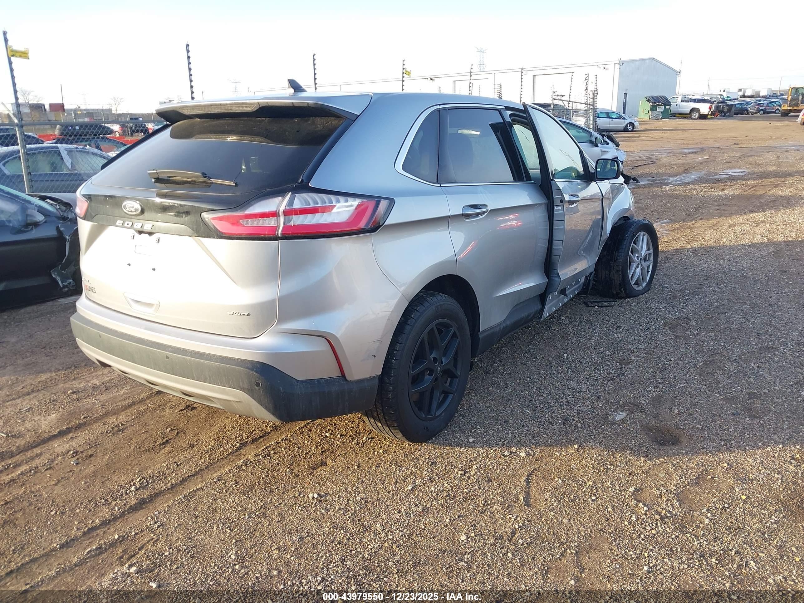 FORD EDGE image 4