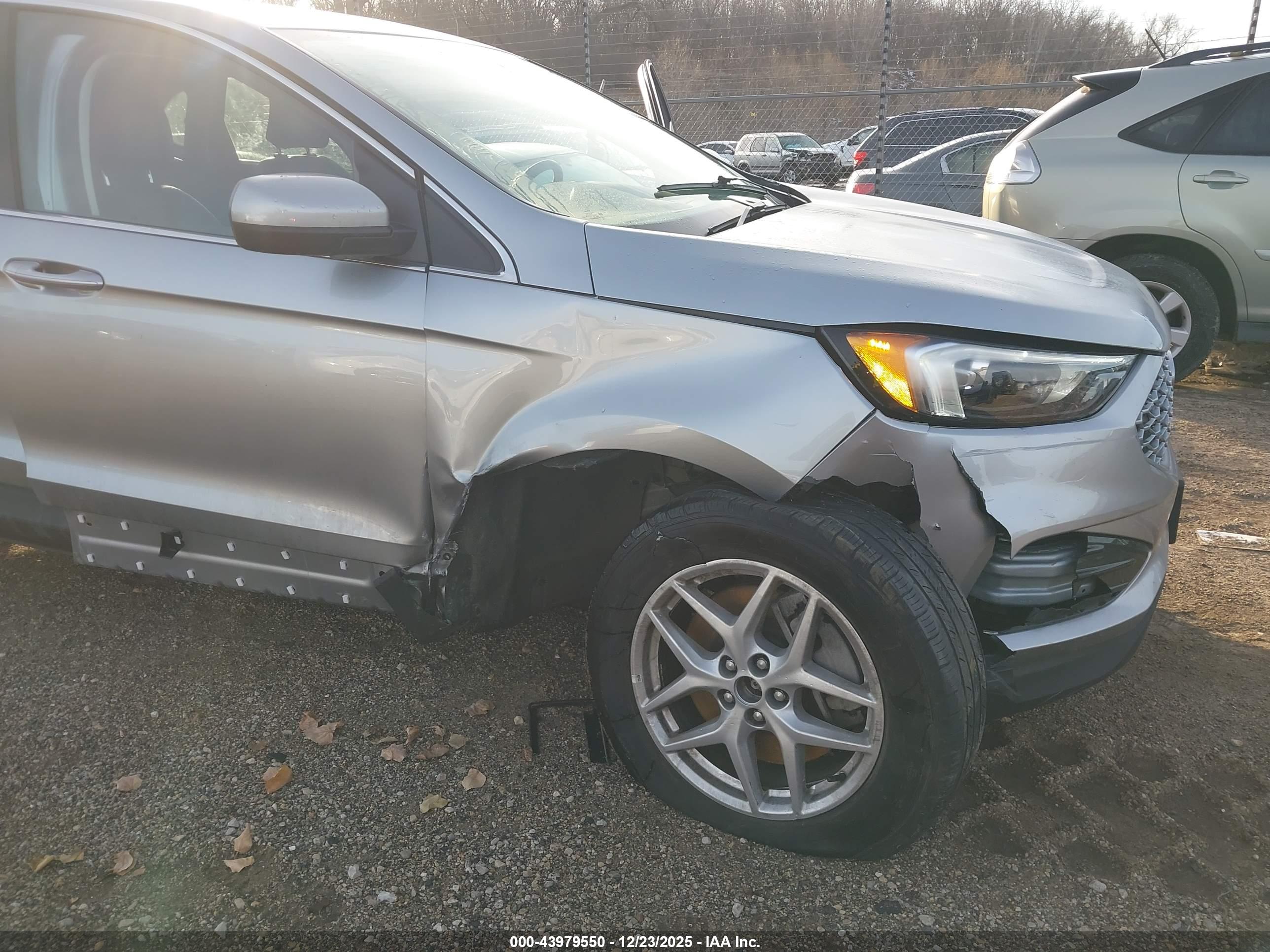 FORD EDGE image 6
