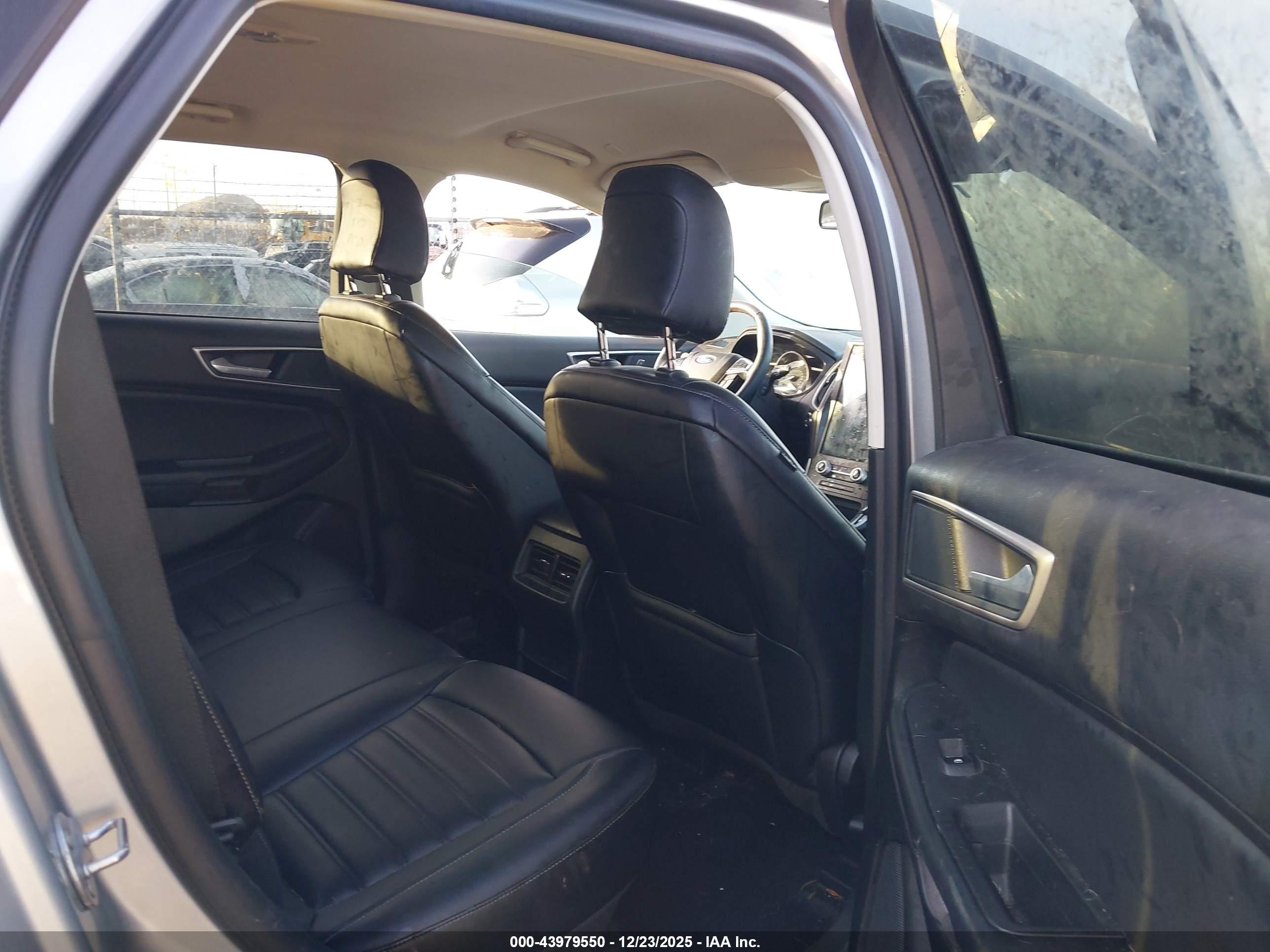 FORD EDGE image 8