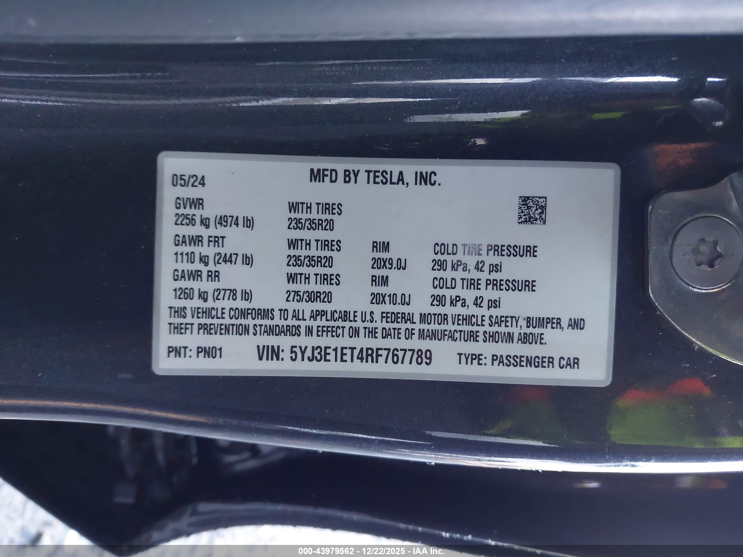 TESLA MODEL image 9