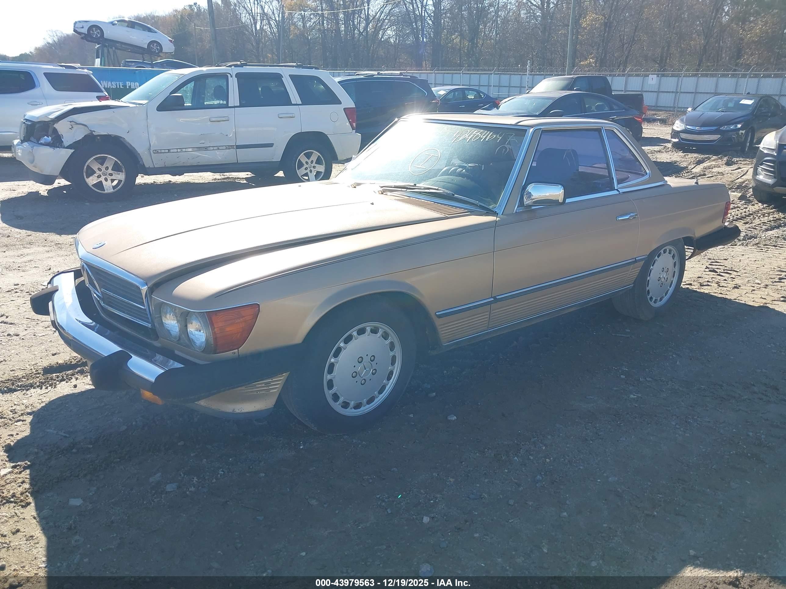 MERCEDES-BENZ 380 image 2