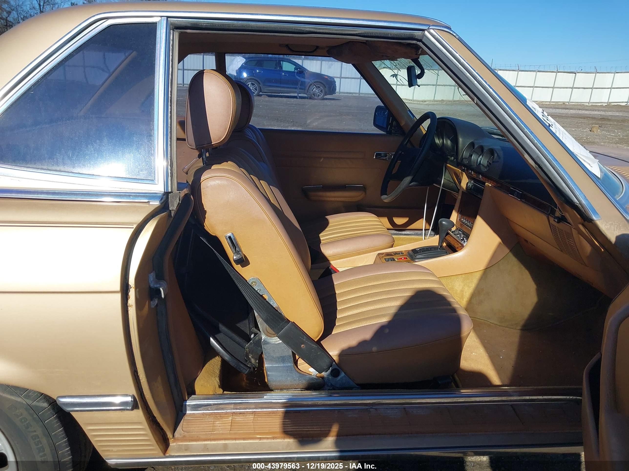 MERCEDES-BENZ 380 image 5
