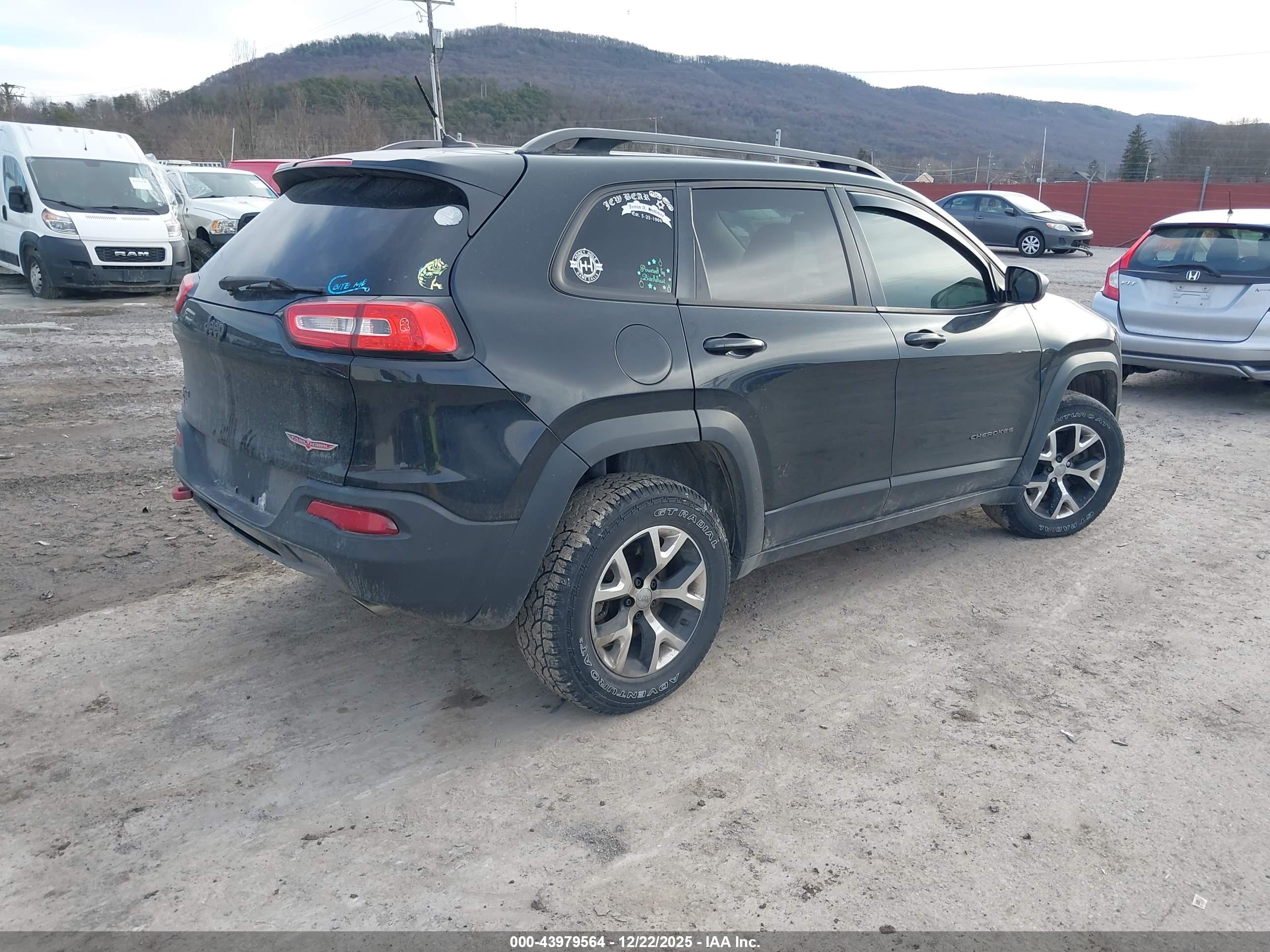 JEEP CHEROKEE image 4