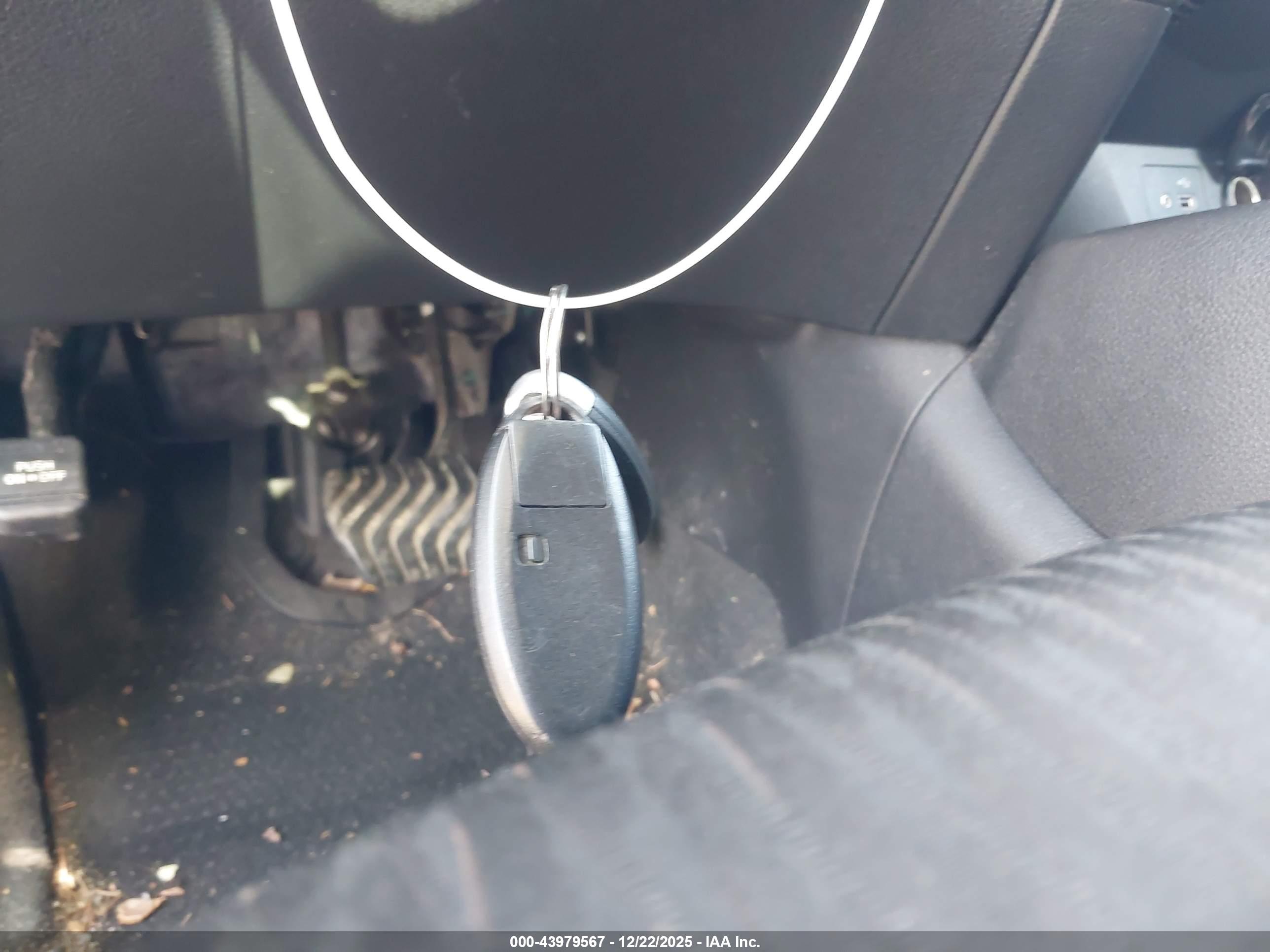 NISSAN ROGUE image 11
