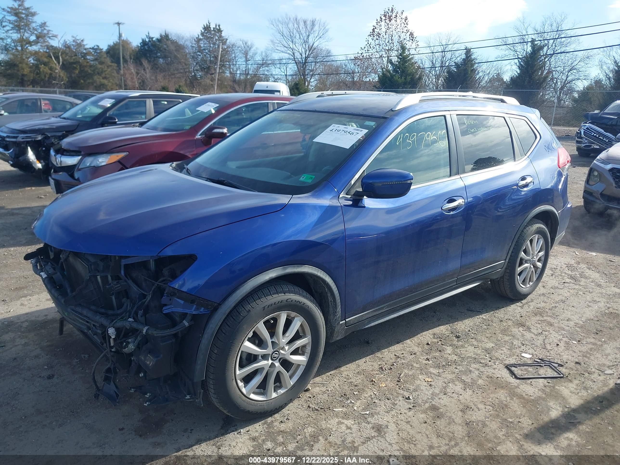 NISSAN ROGUE image 2