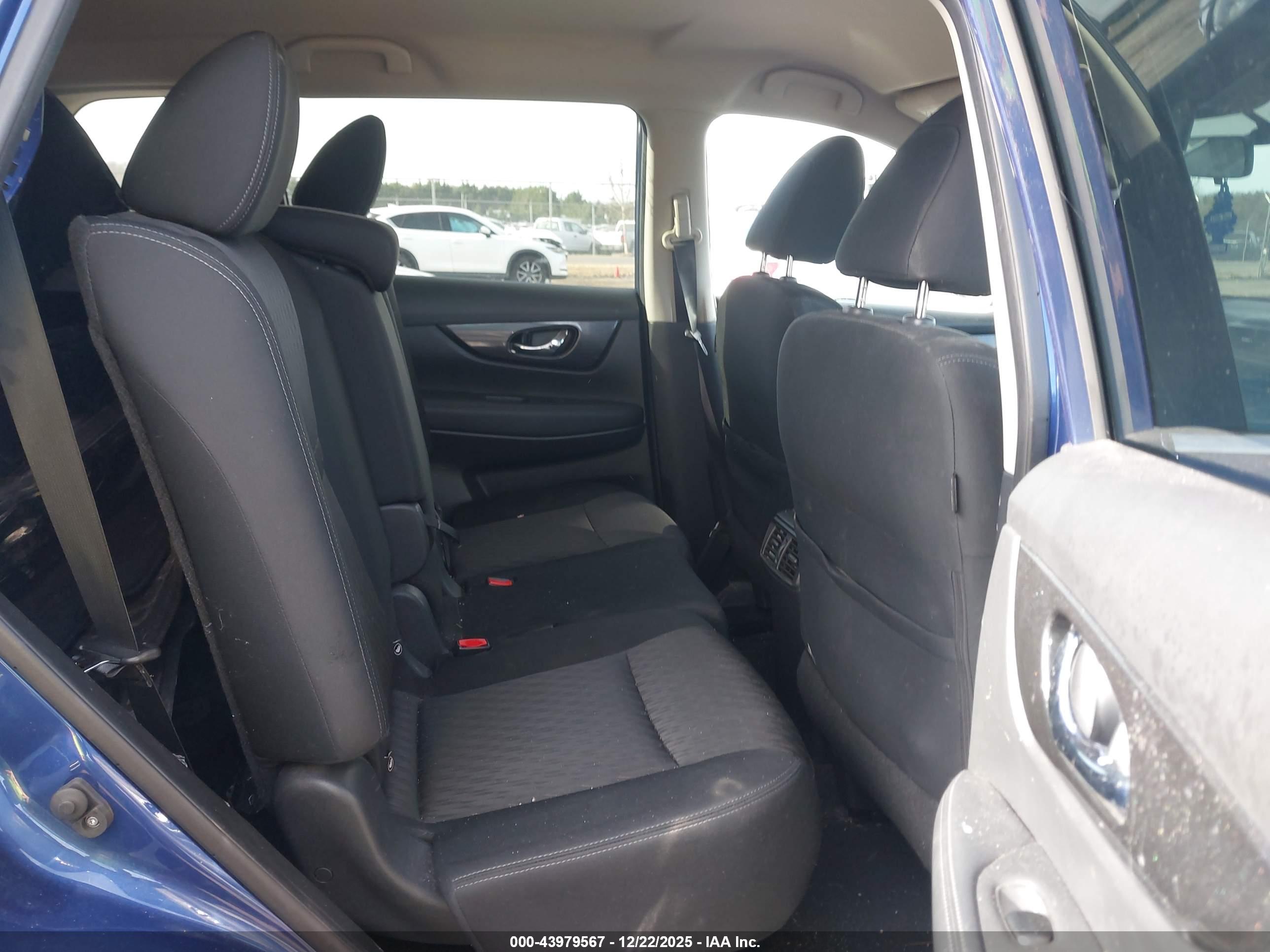 NISSAN ROGUE image 8