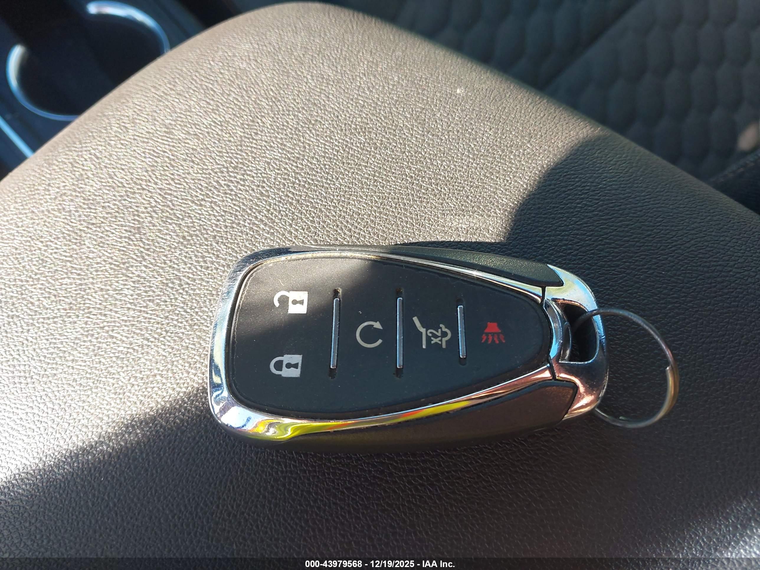 CHEVROLET EQUINOX image 11