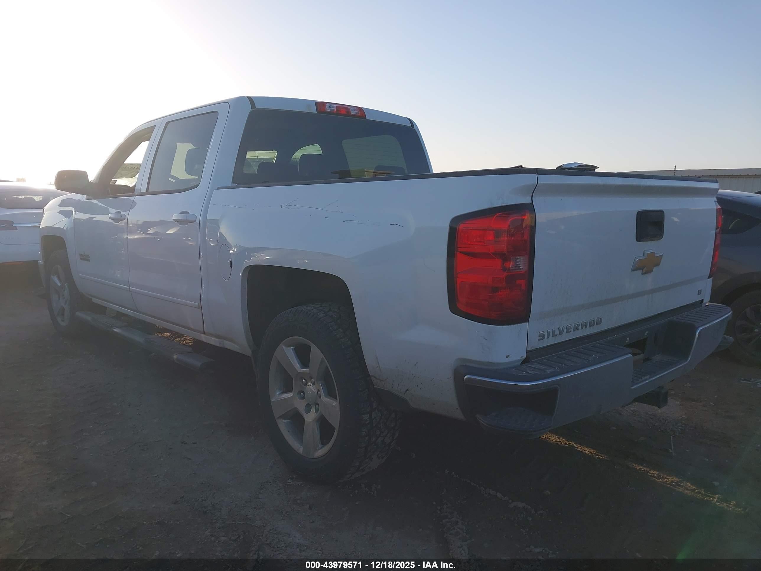 CHEVROLET SILVERADO image 3