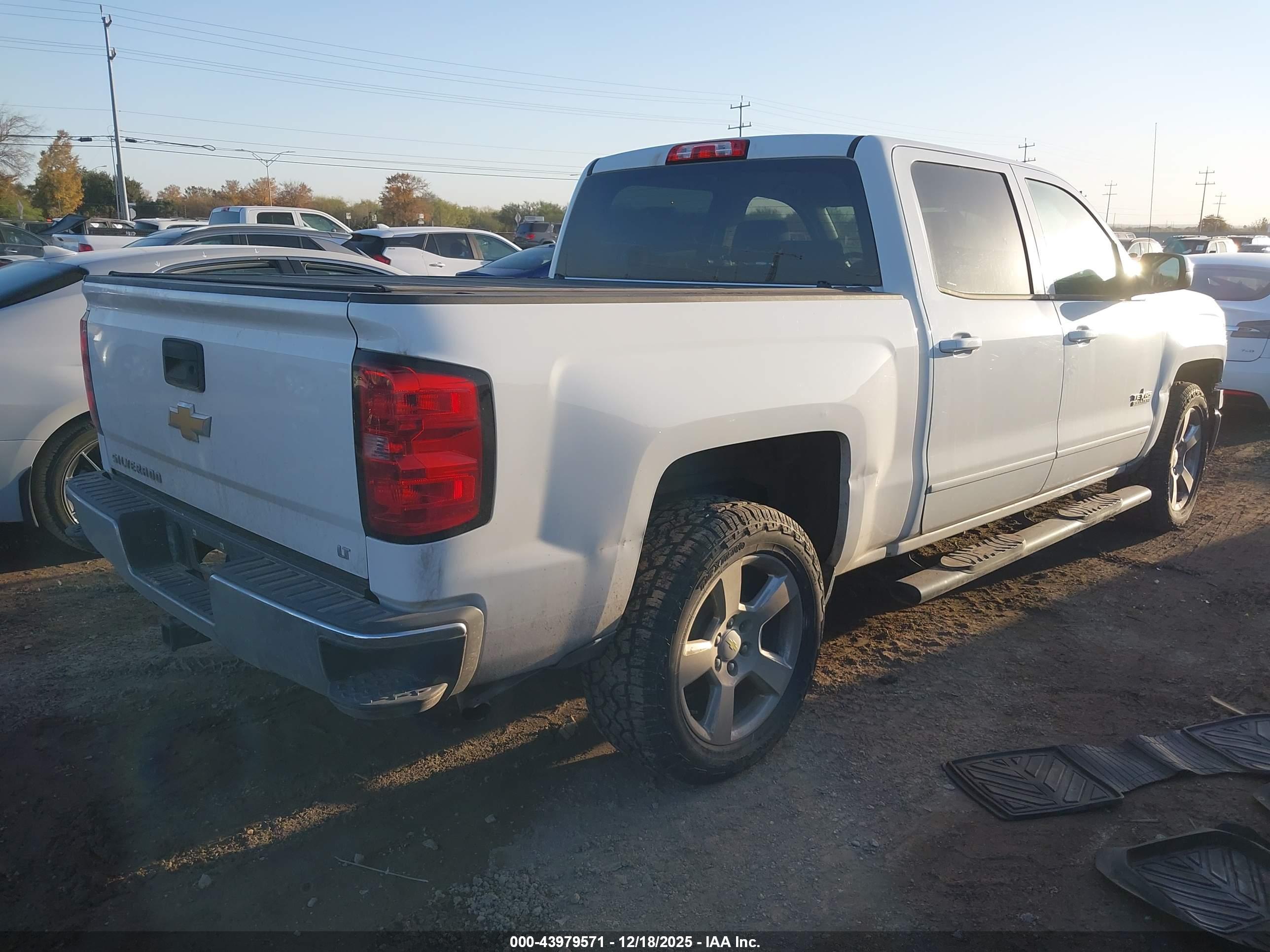 CHEVROLET SILVERADO image 4