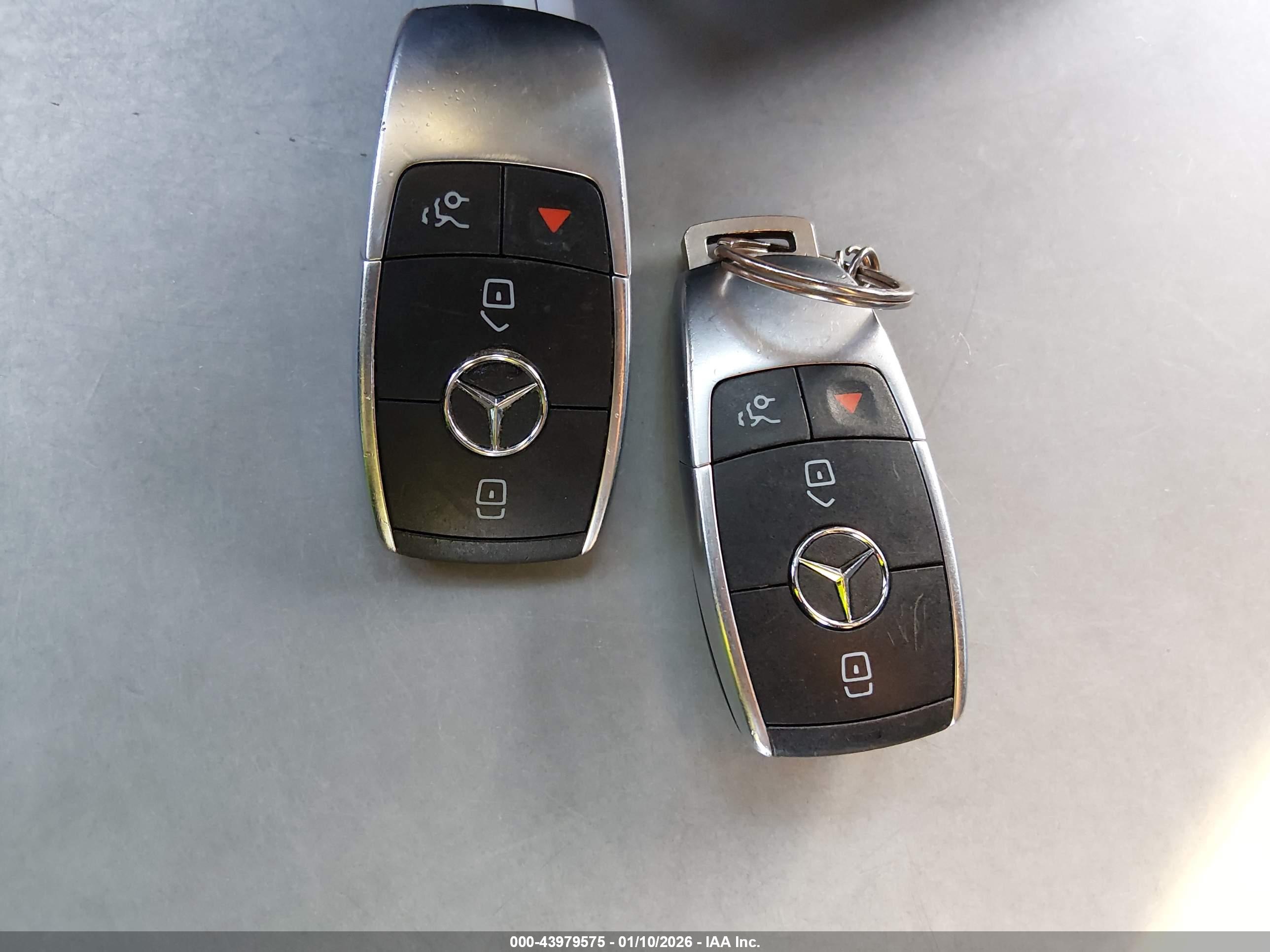 MERCEDES-BENZ GLC image 11