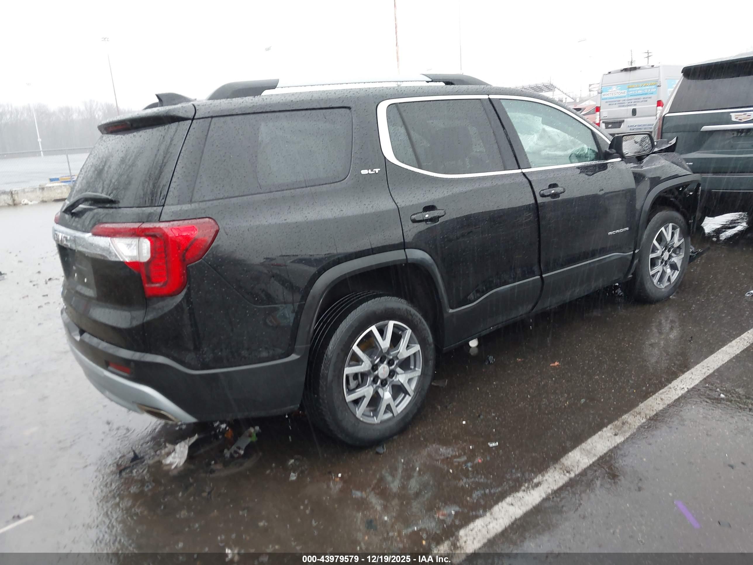 GMC ACADIA image 4