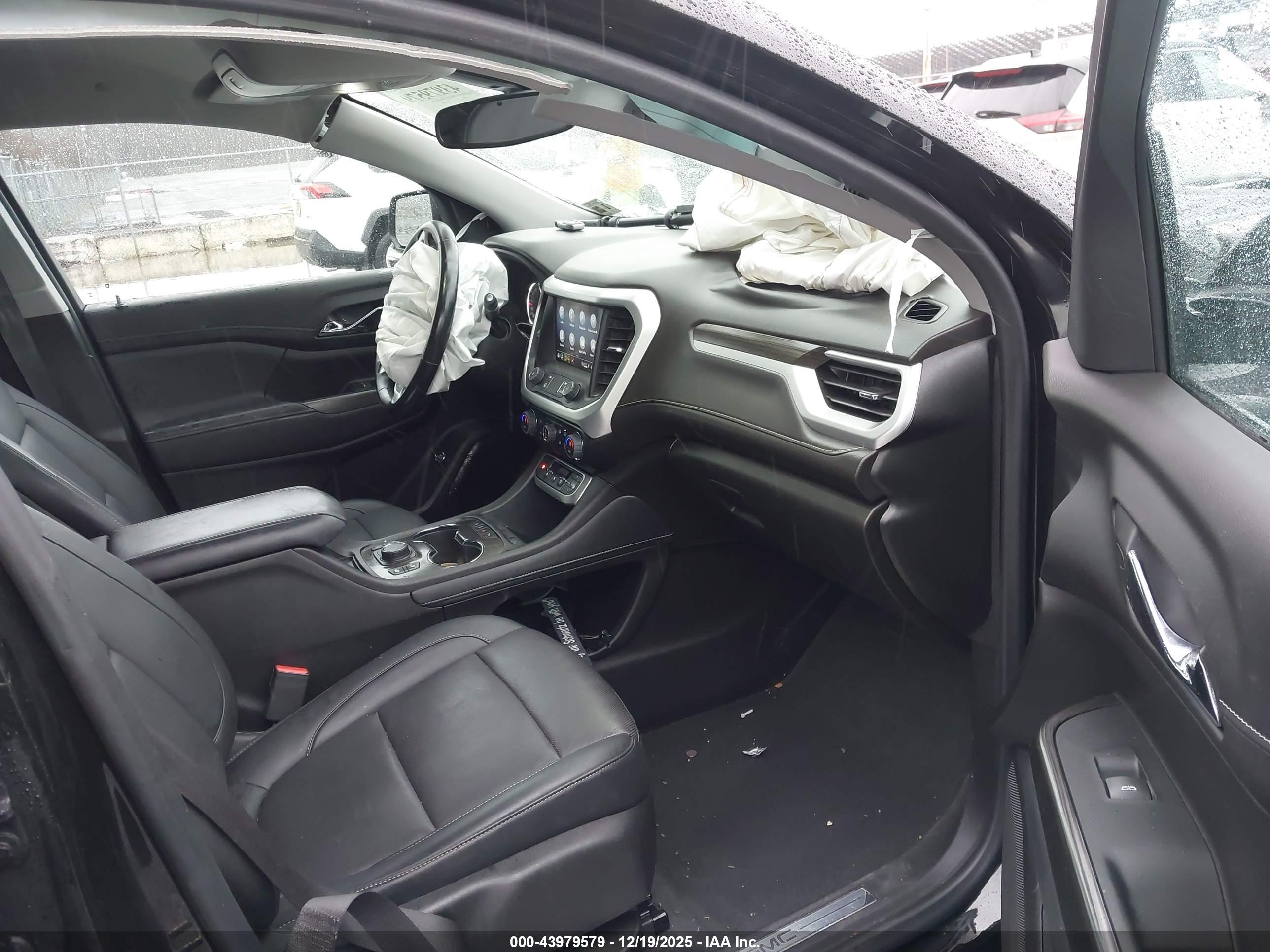 GMC ACADIA image 5