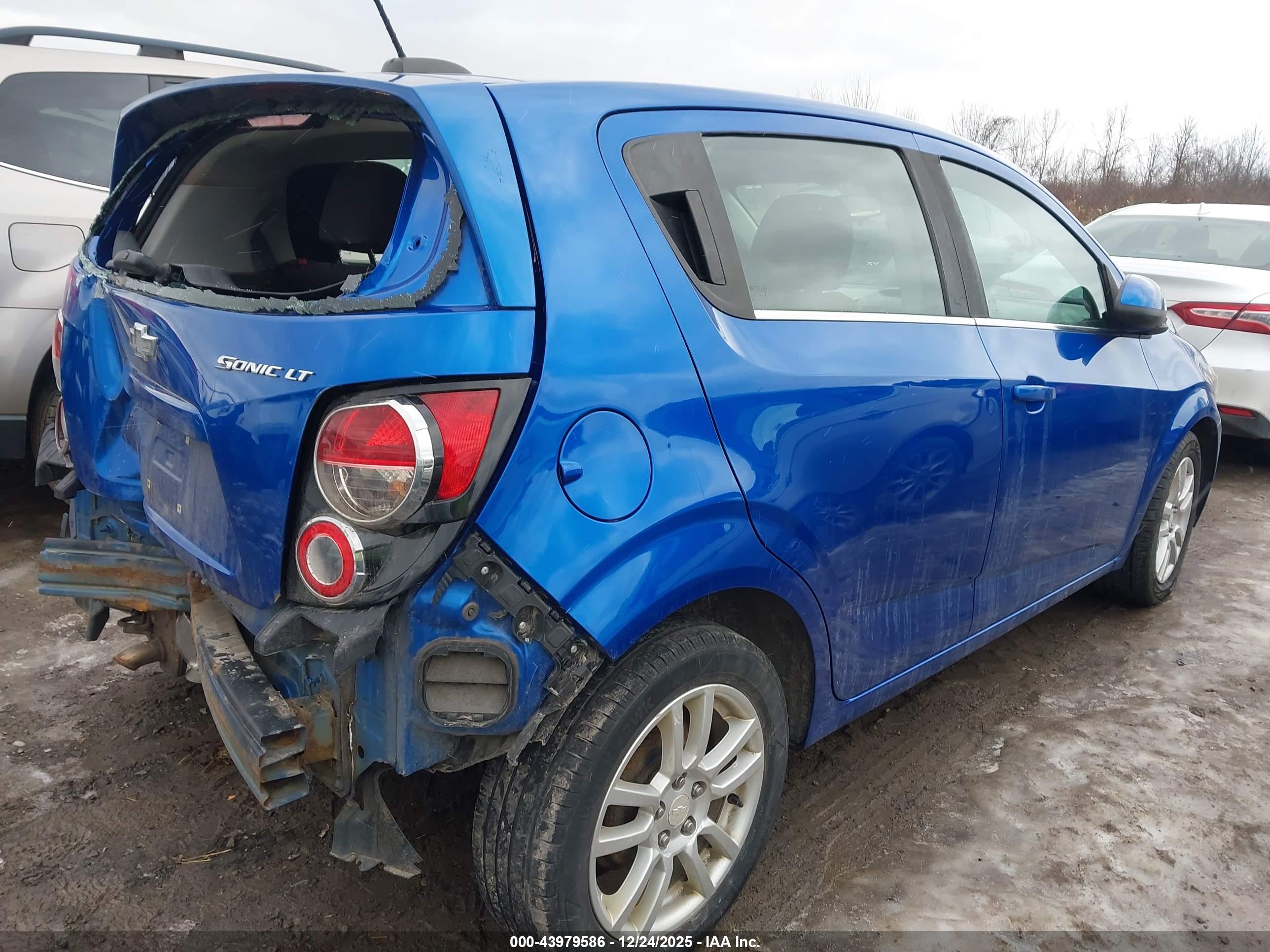 CHEVROLET SONIC image 4