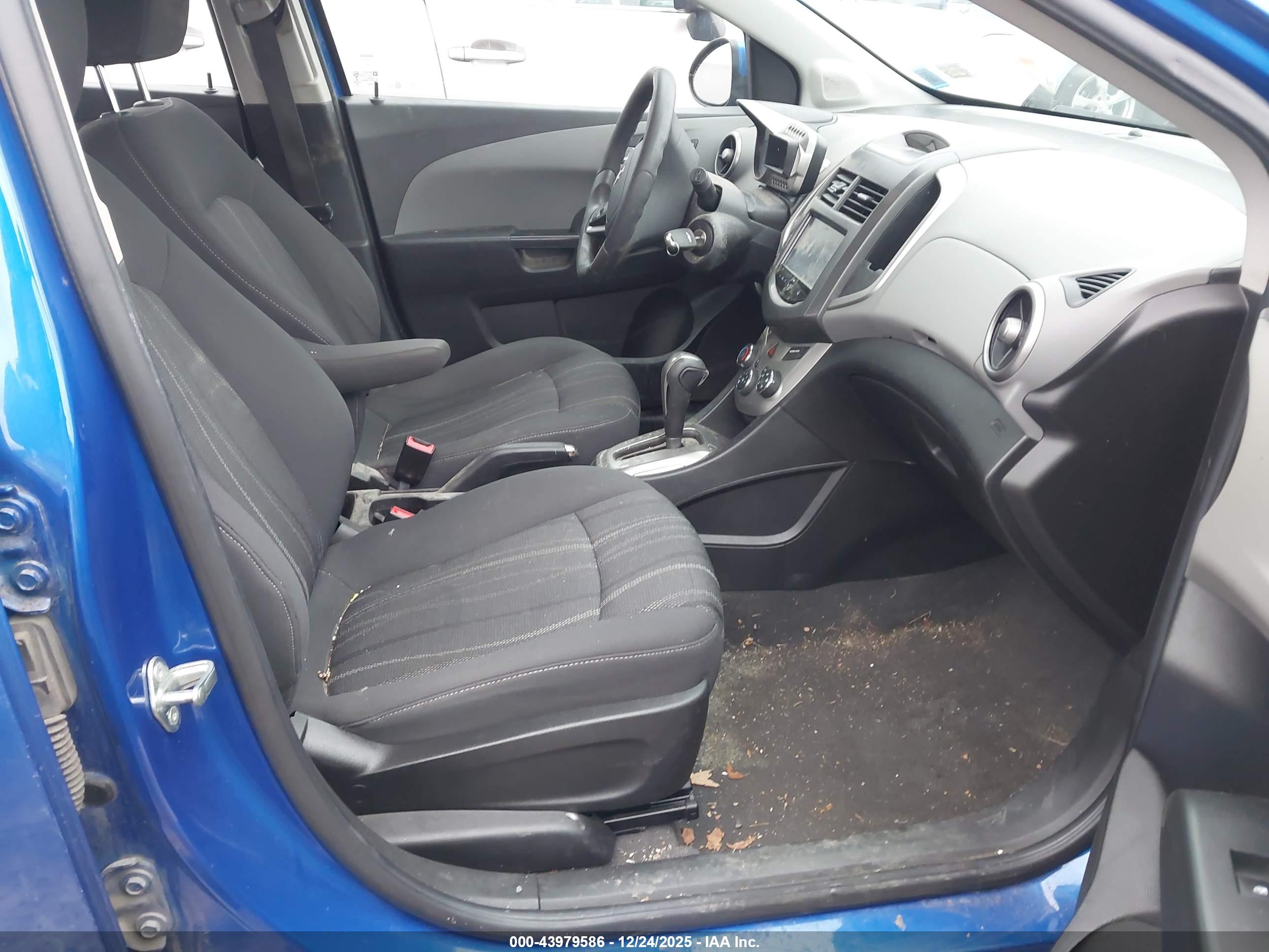 CHEVROLET SONIC image 5