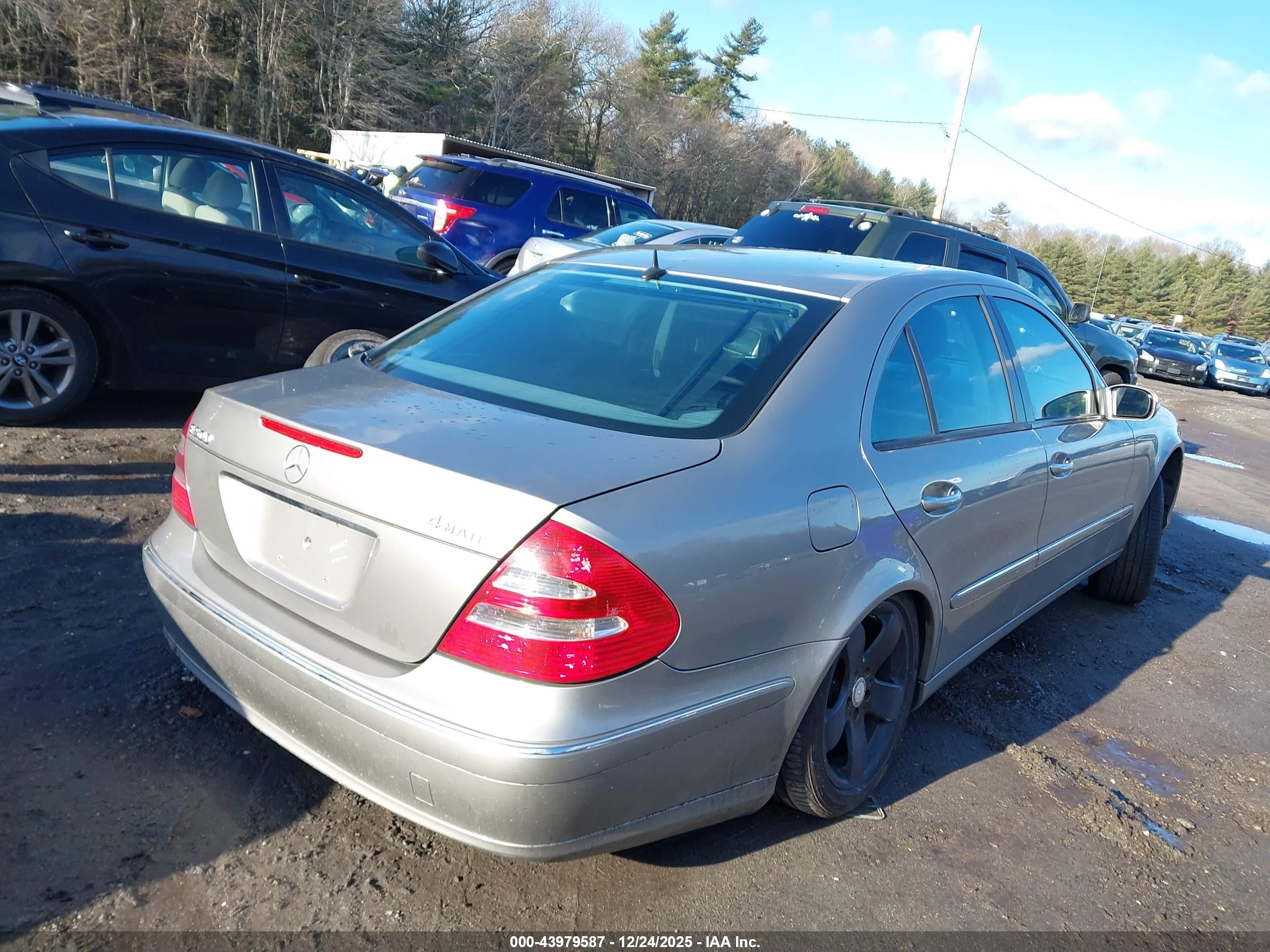 MERCEDES-BENZ E image 4