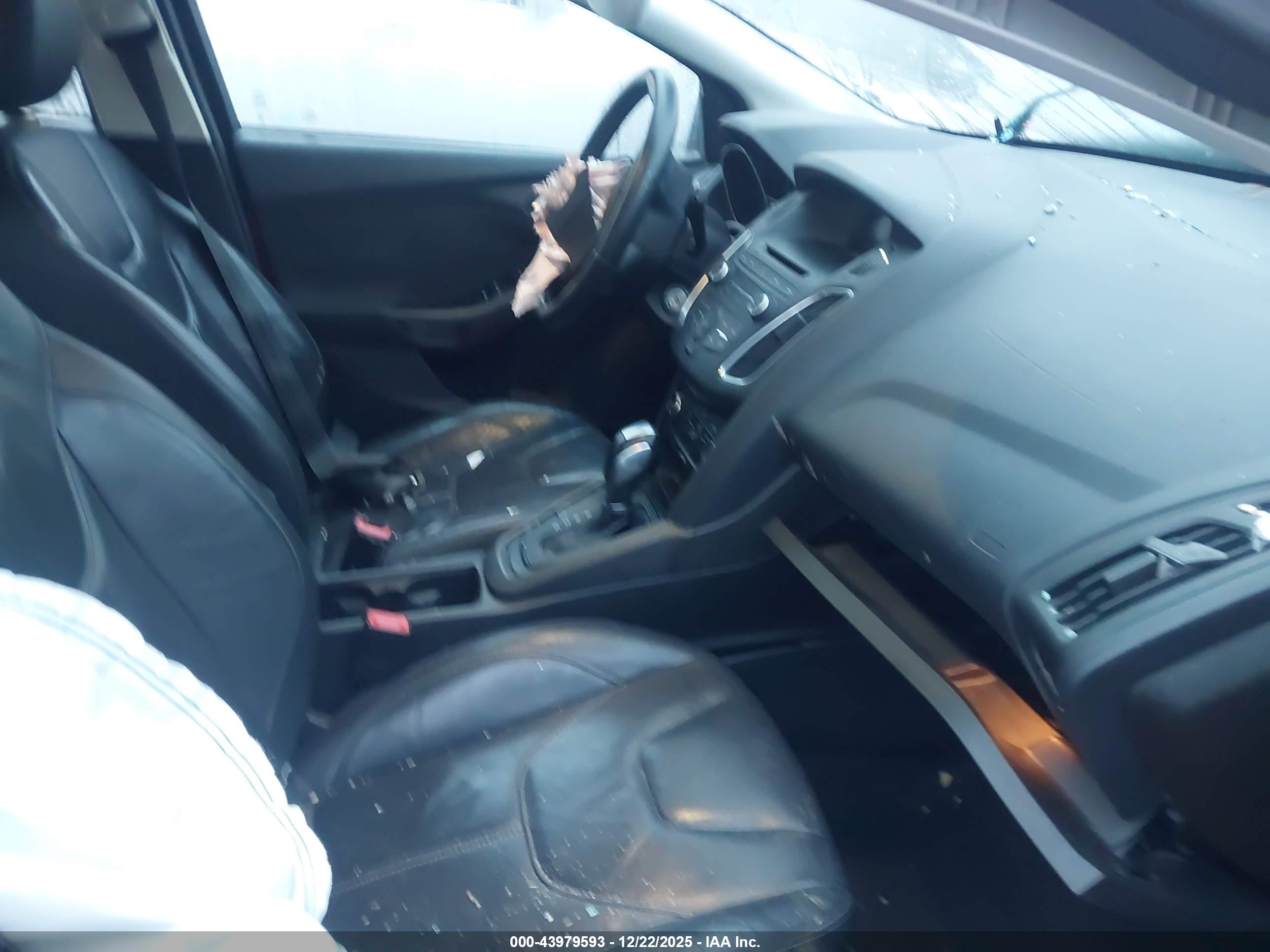 FORD FOCUS image 5