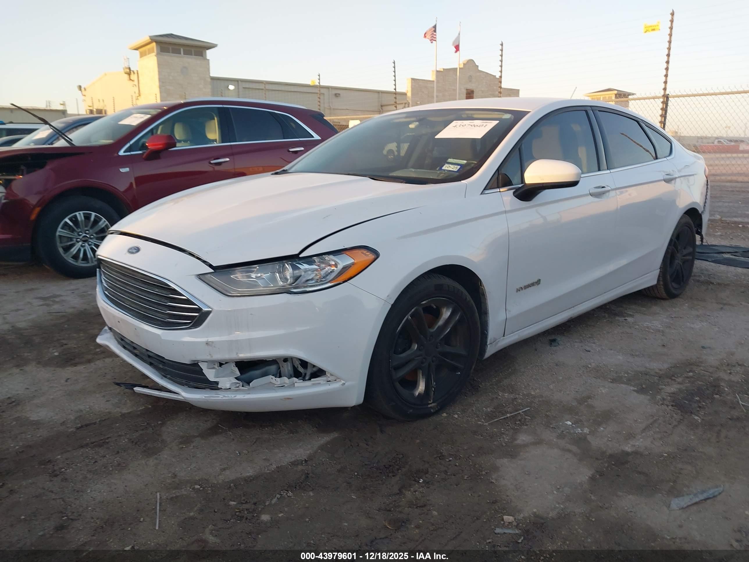 FORD FUSION image 2