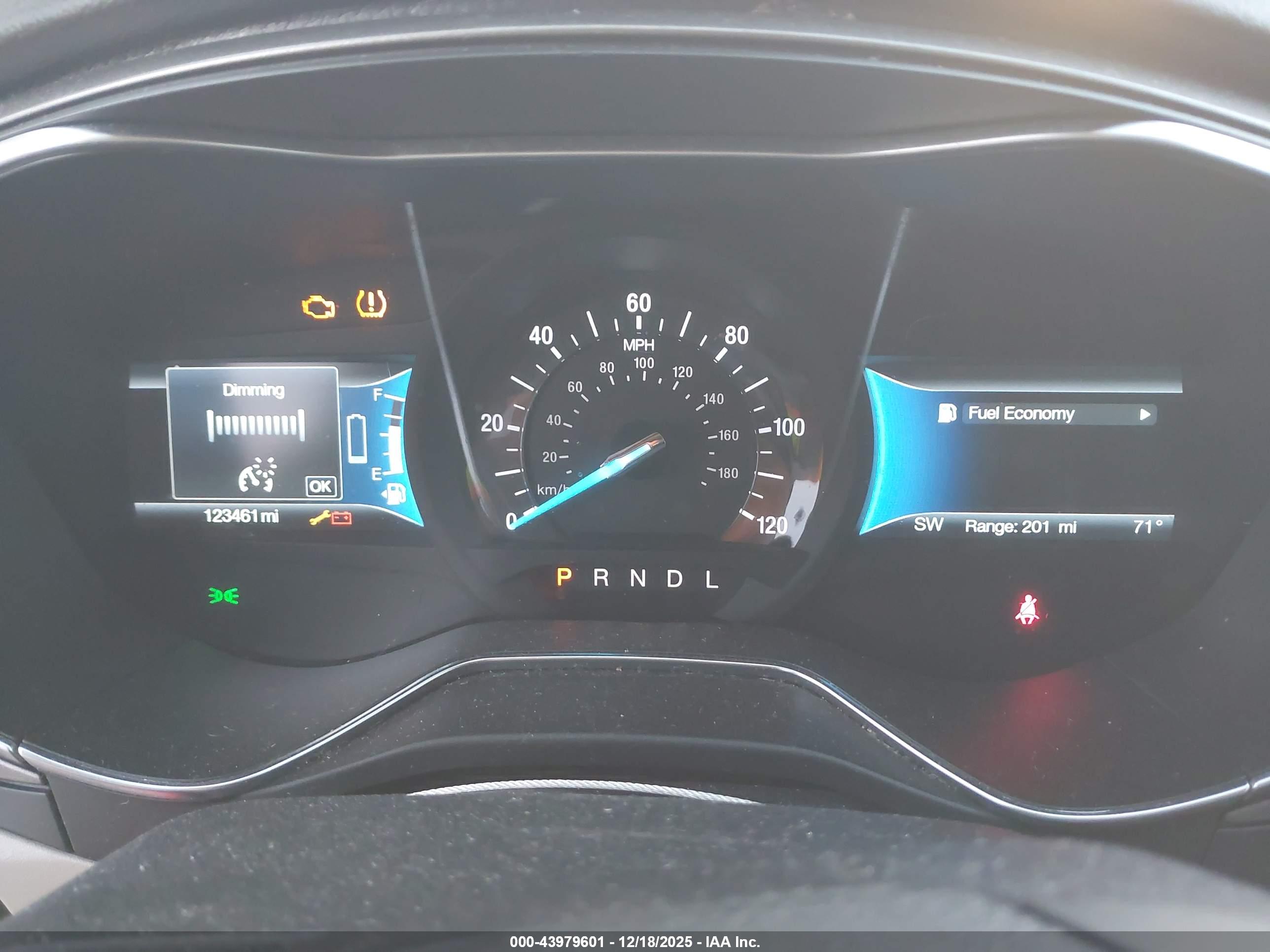 FORD FUSION image 7