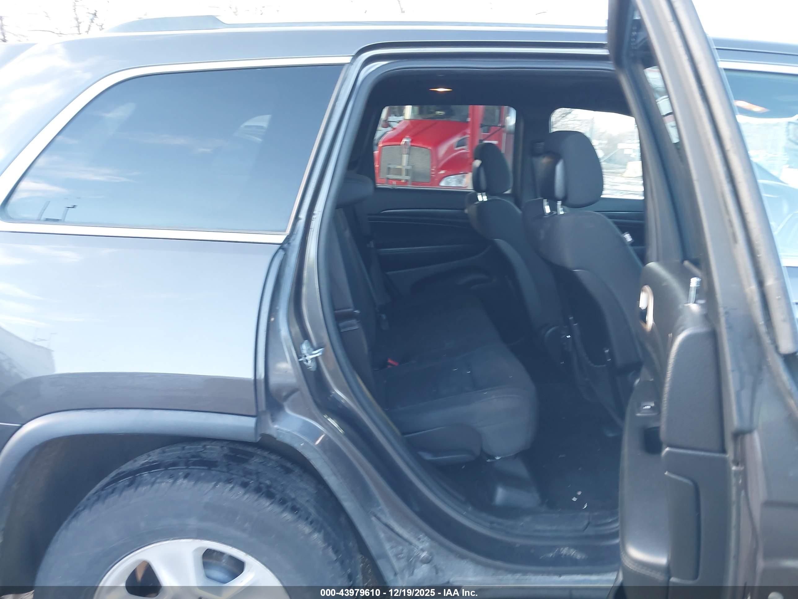 JEEP GRAND image 8