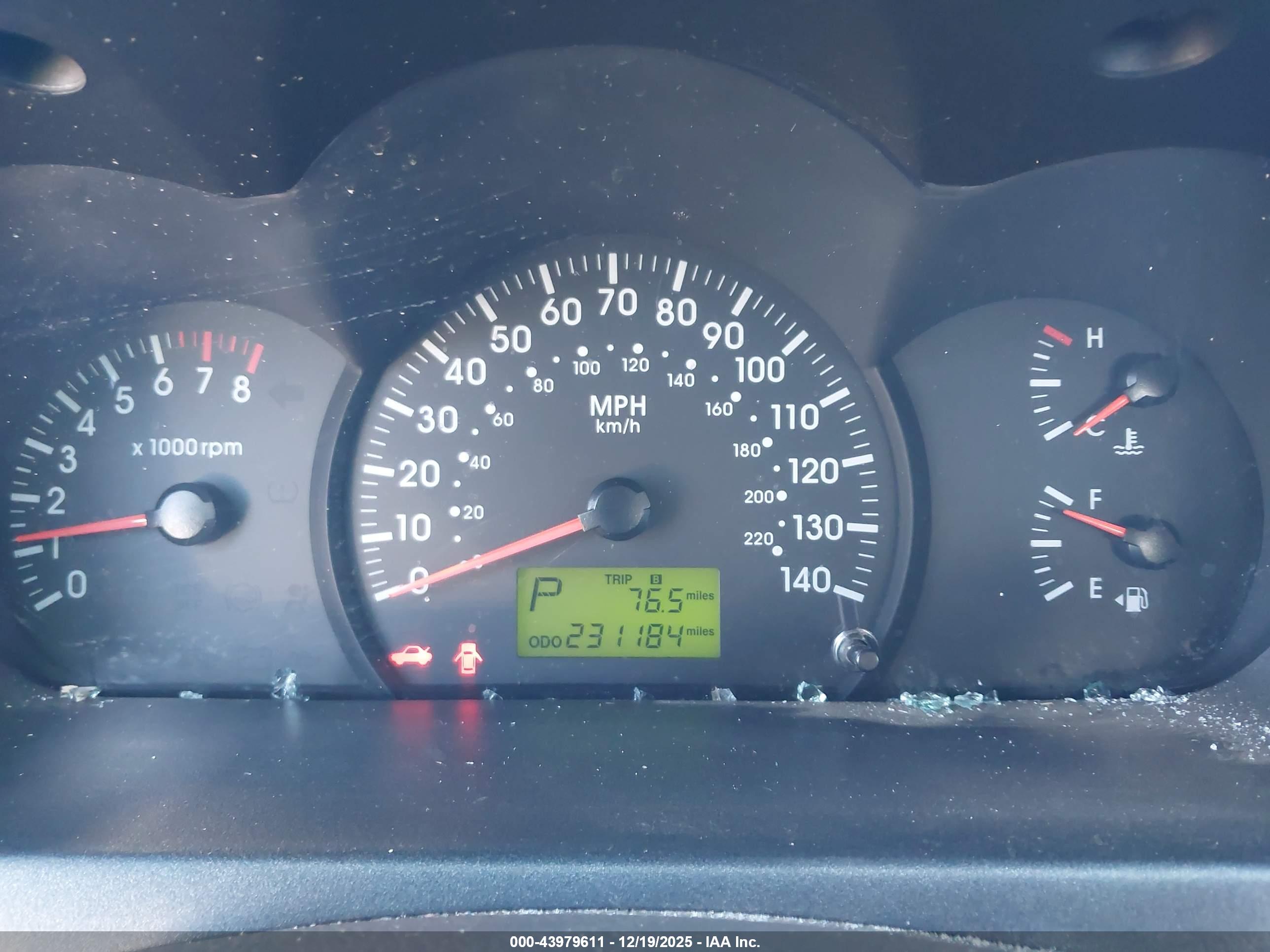 KIA SPECTRA image 7