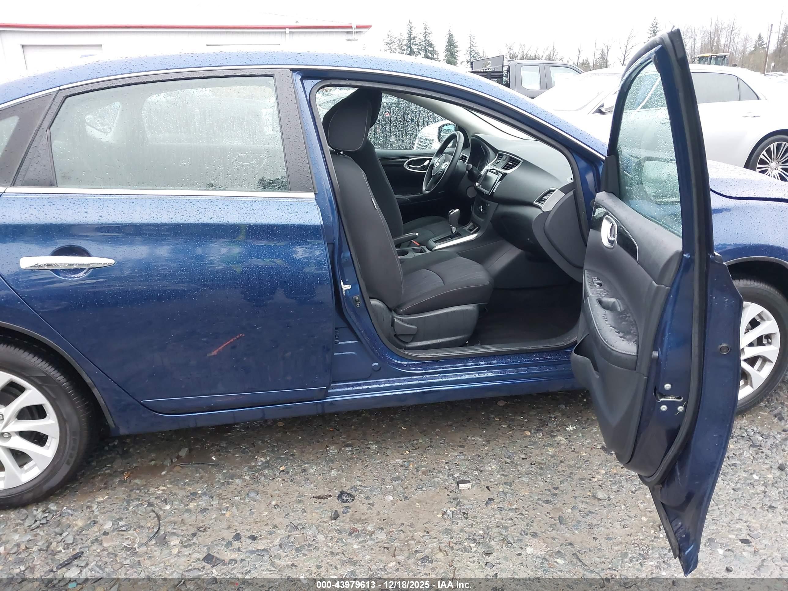 NISSAN SENTRA image 5