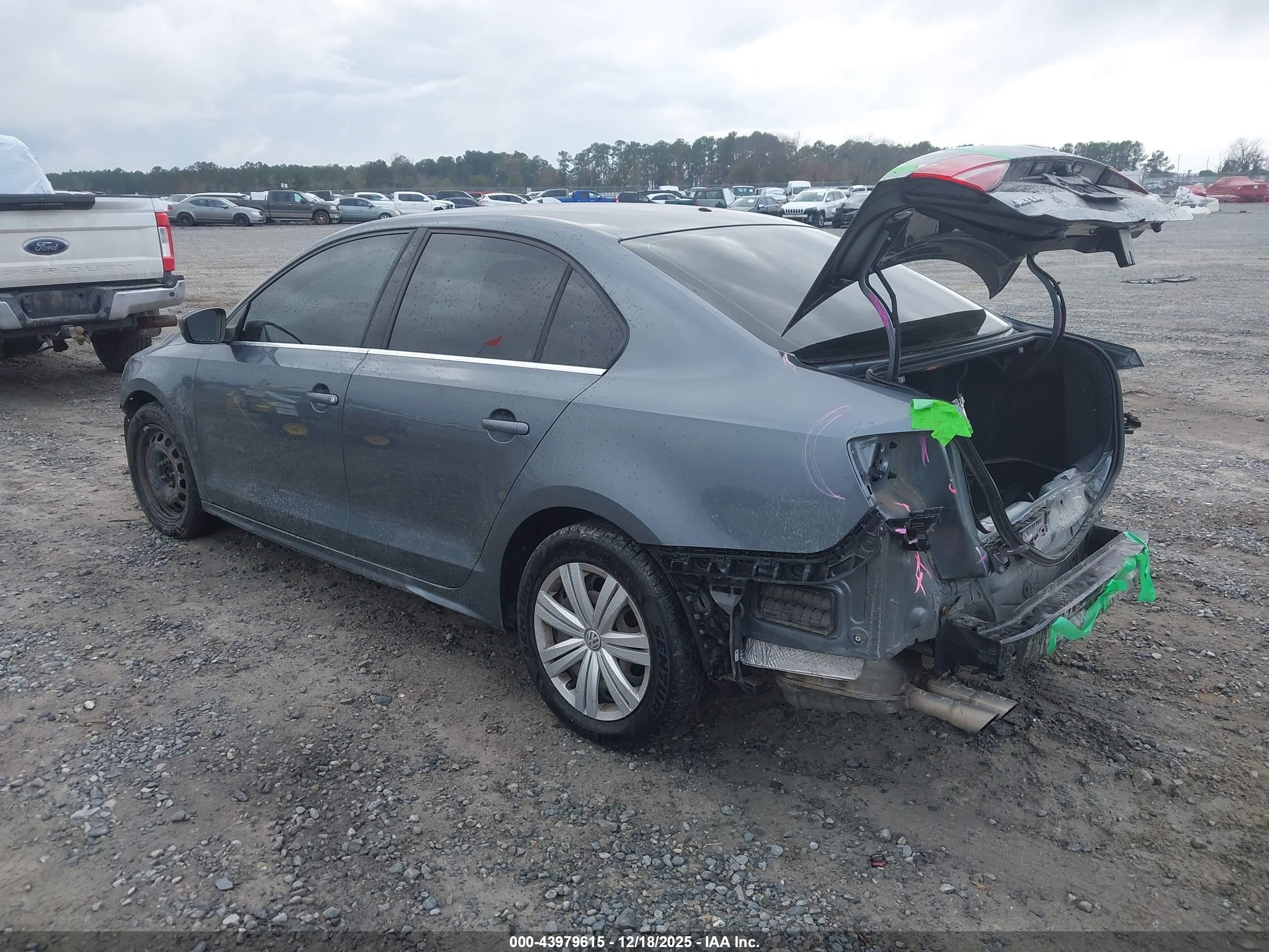 VOLKSWAGEN JETTA image 3