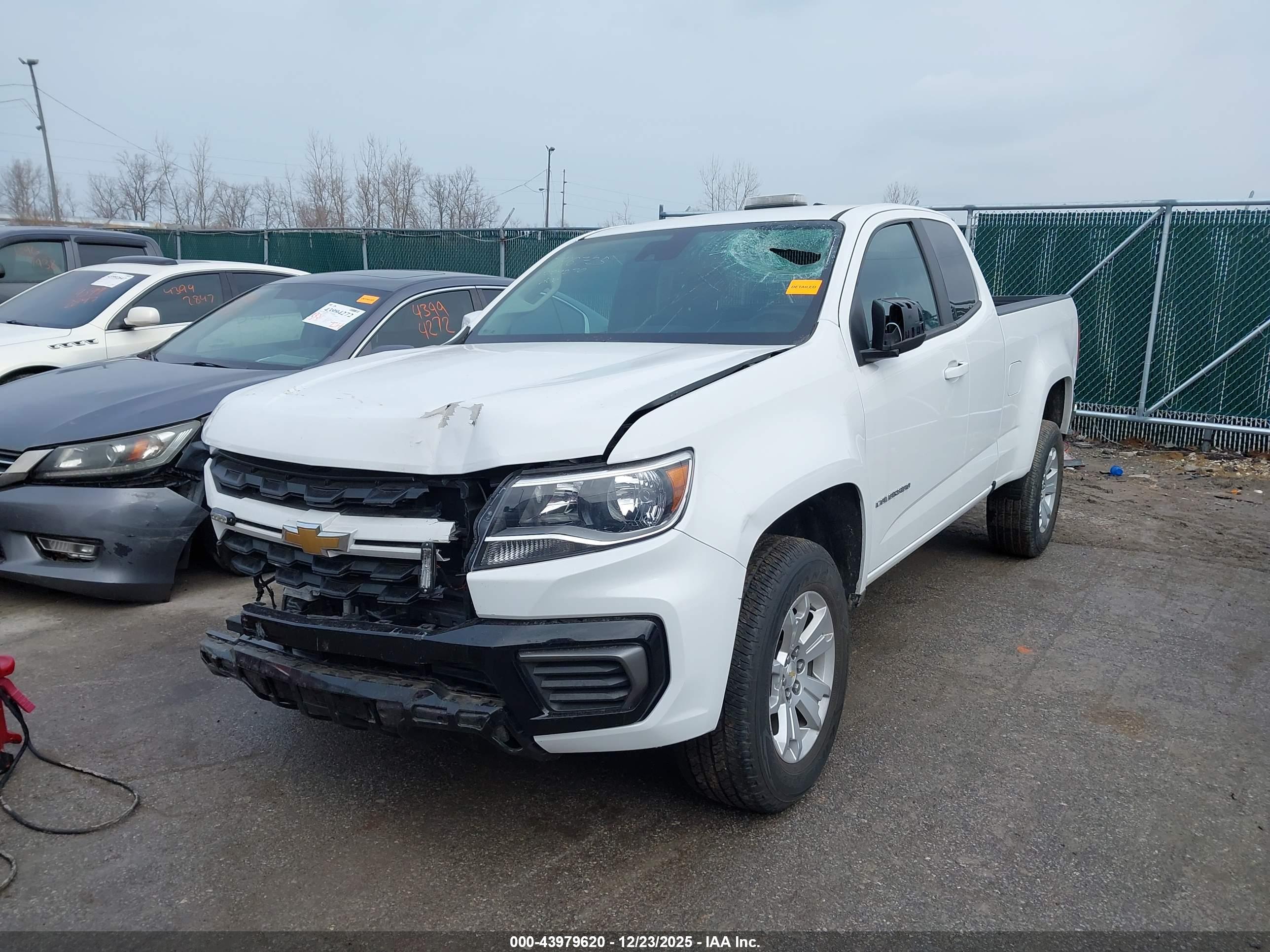 CHEVROLET COLORADO image 2