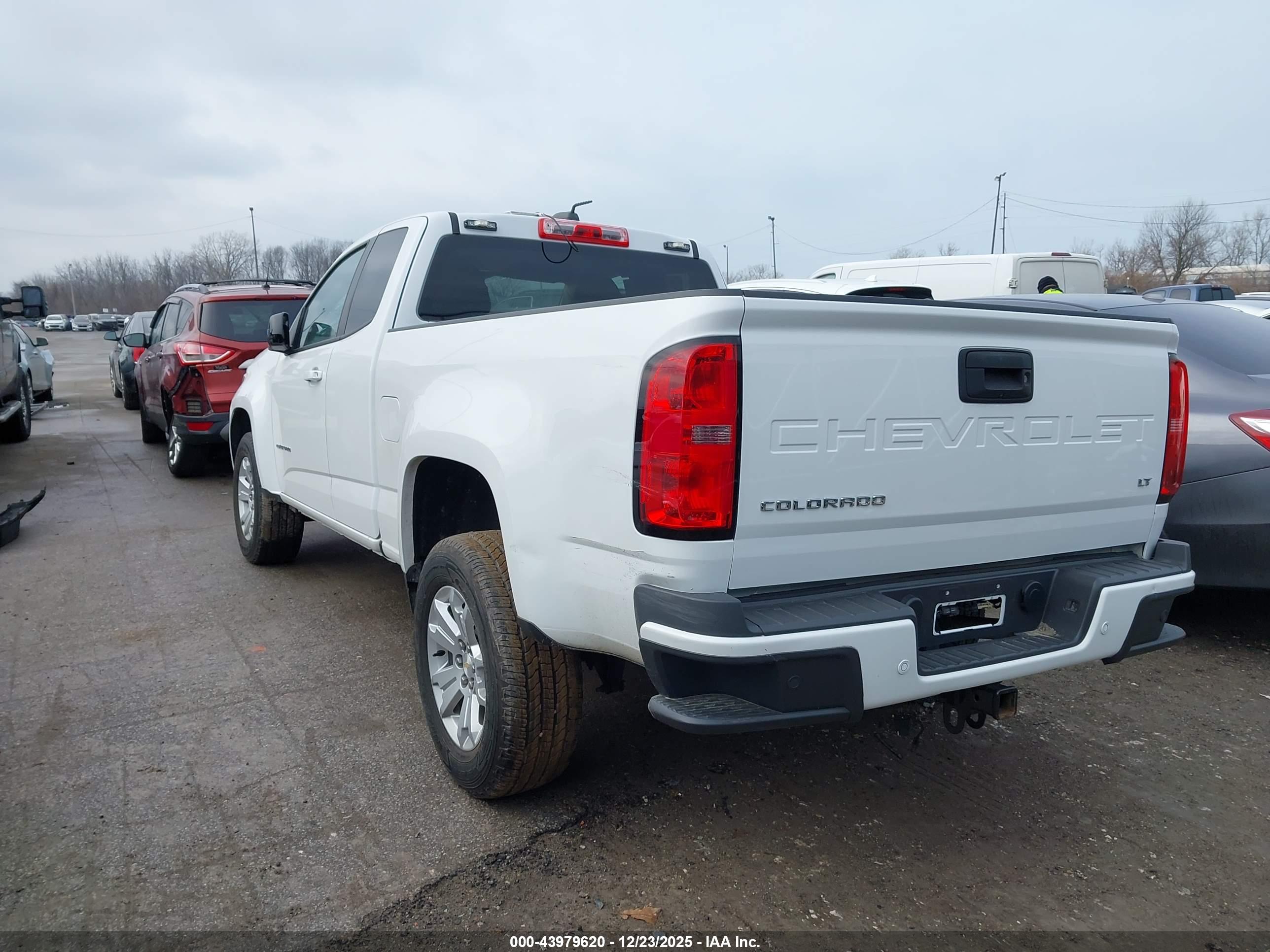 CHEVROLET COLORADO image 3