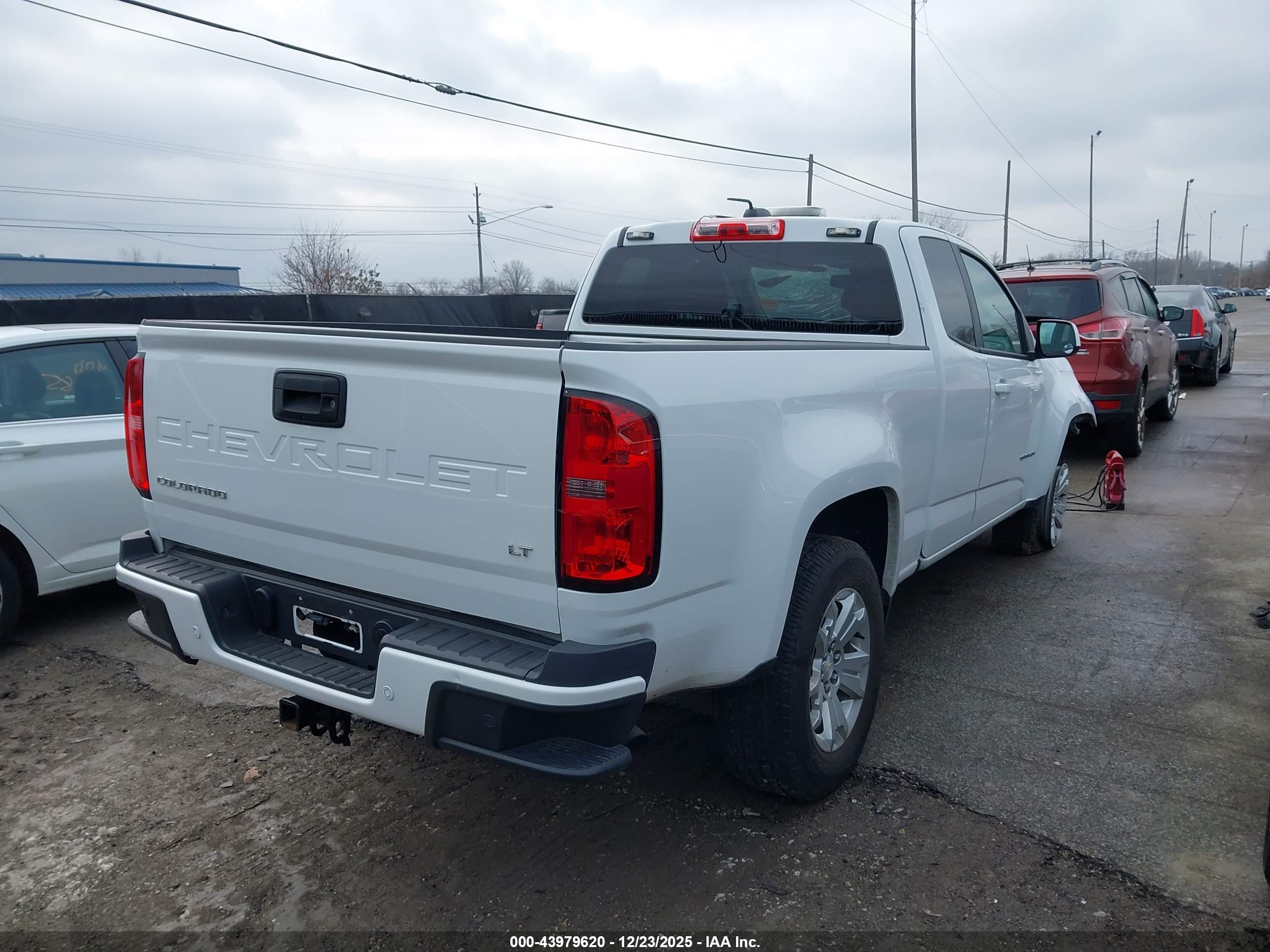 CHEVROLET COLORADO image 4