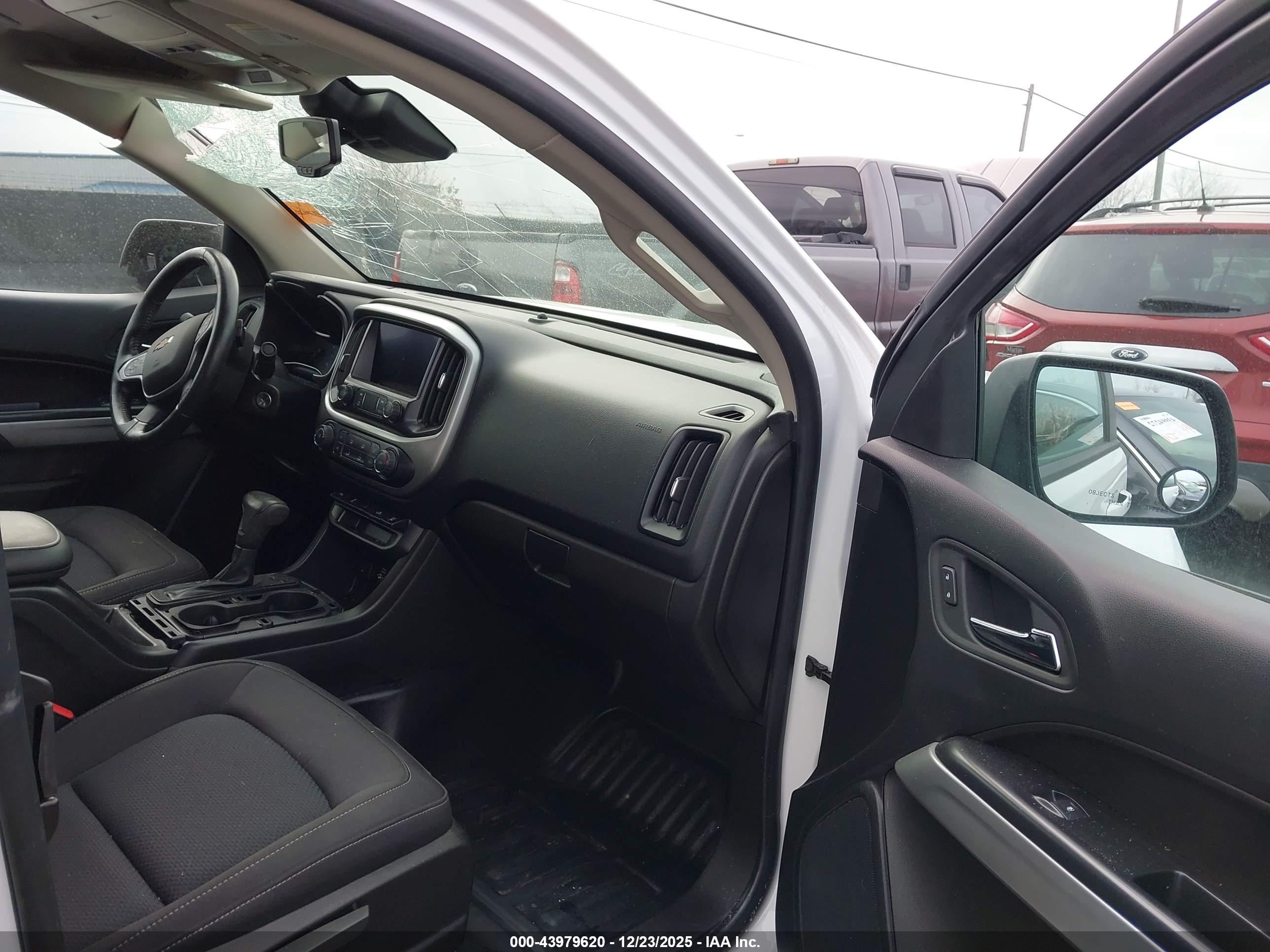 CHEVROLET COLORADO image 5