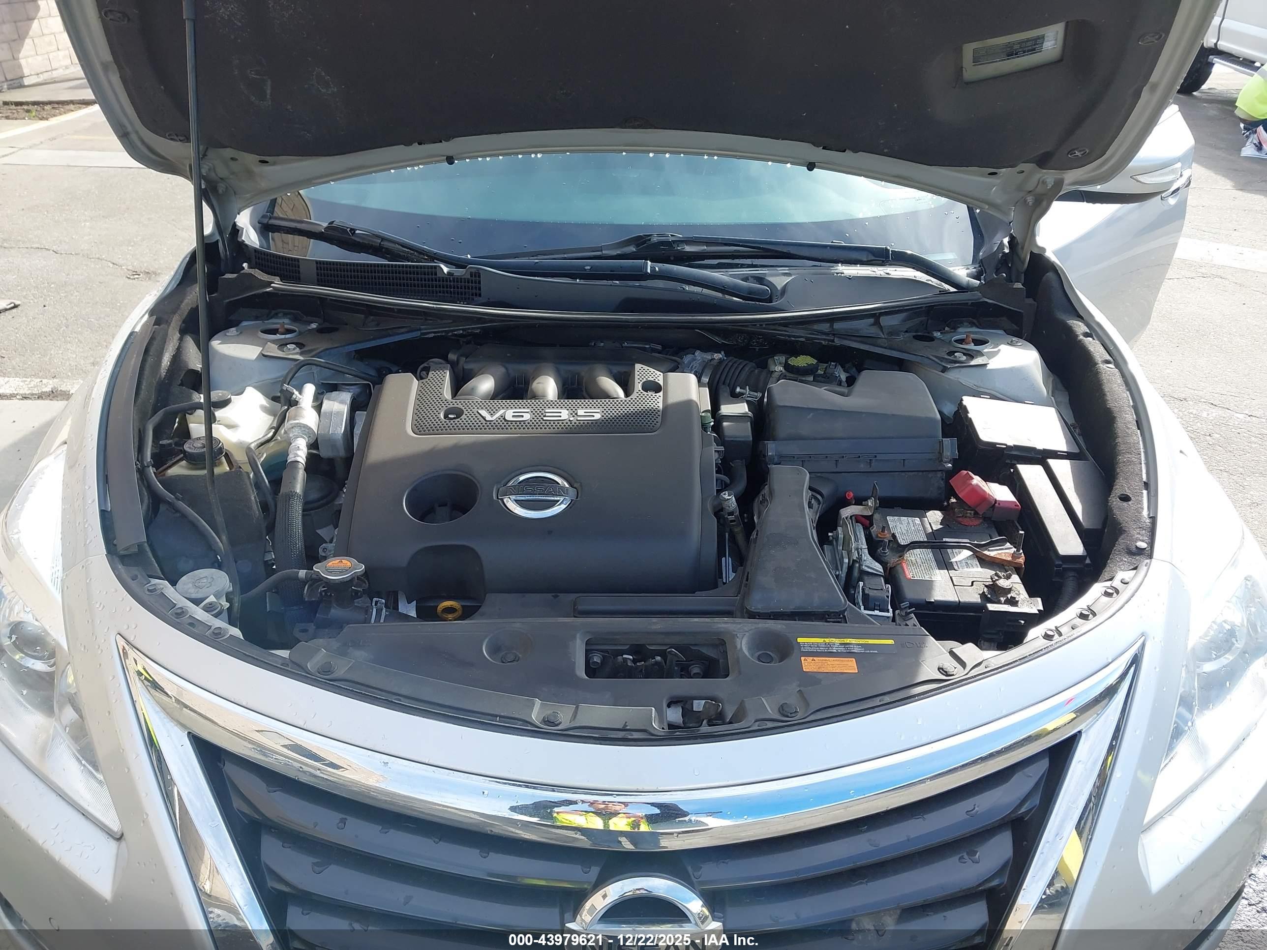 NISSAN ALTIMA image 10