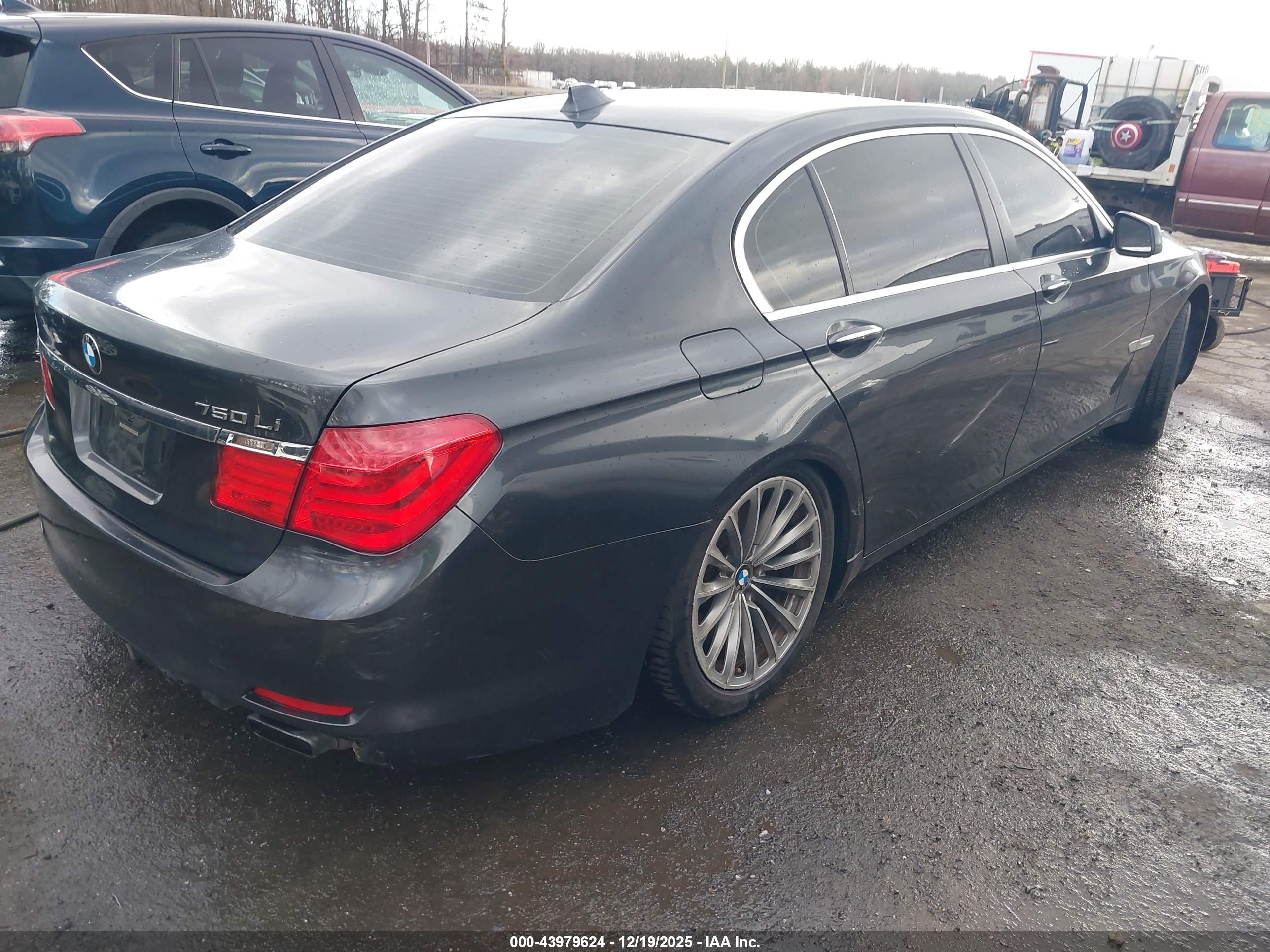BMW 750LI image 4