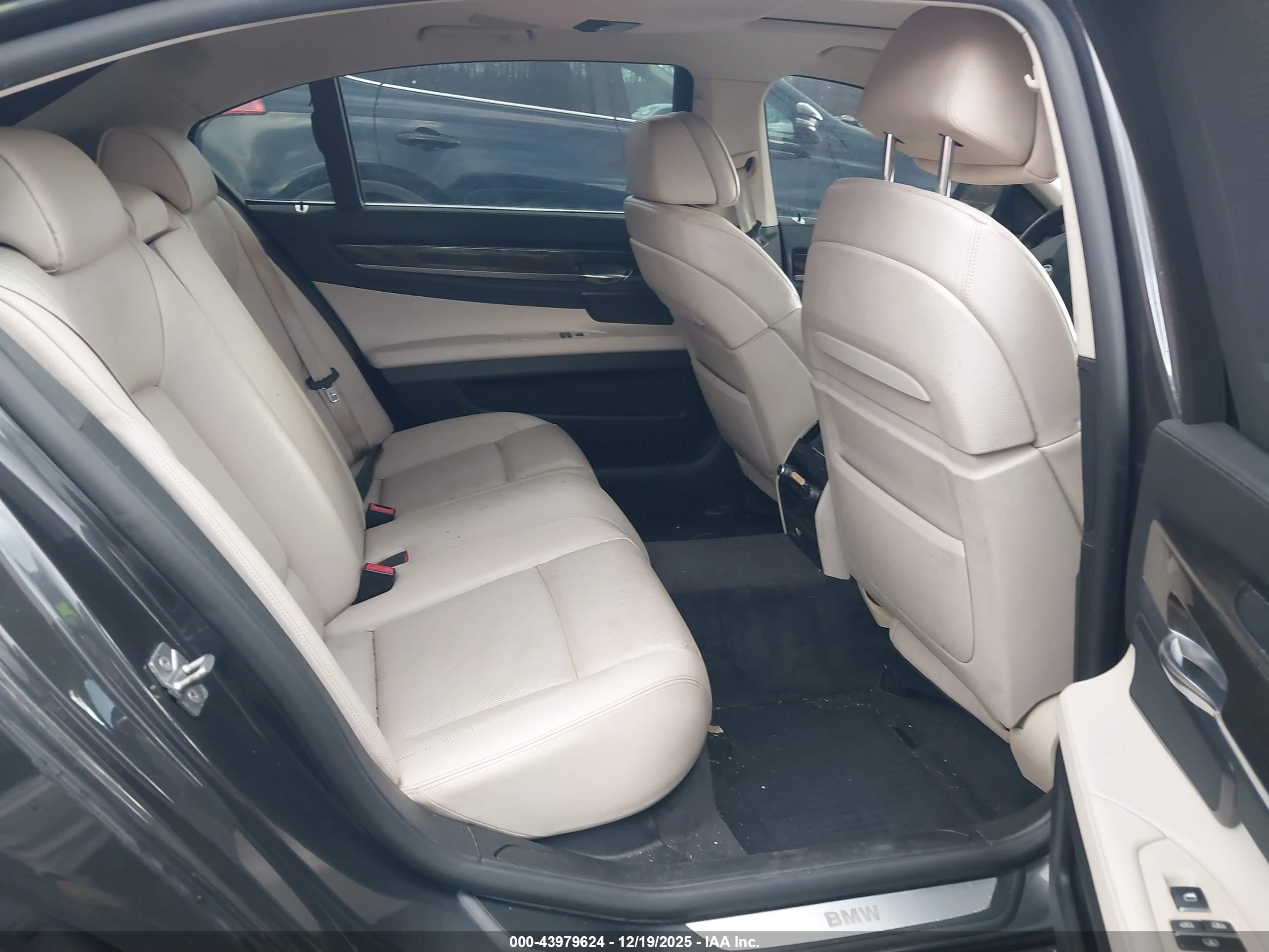 BMW 750LI image 8