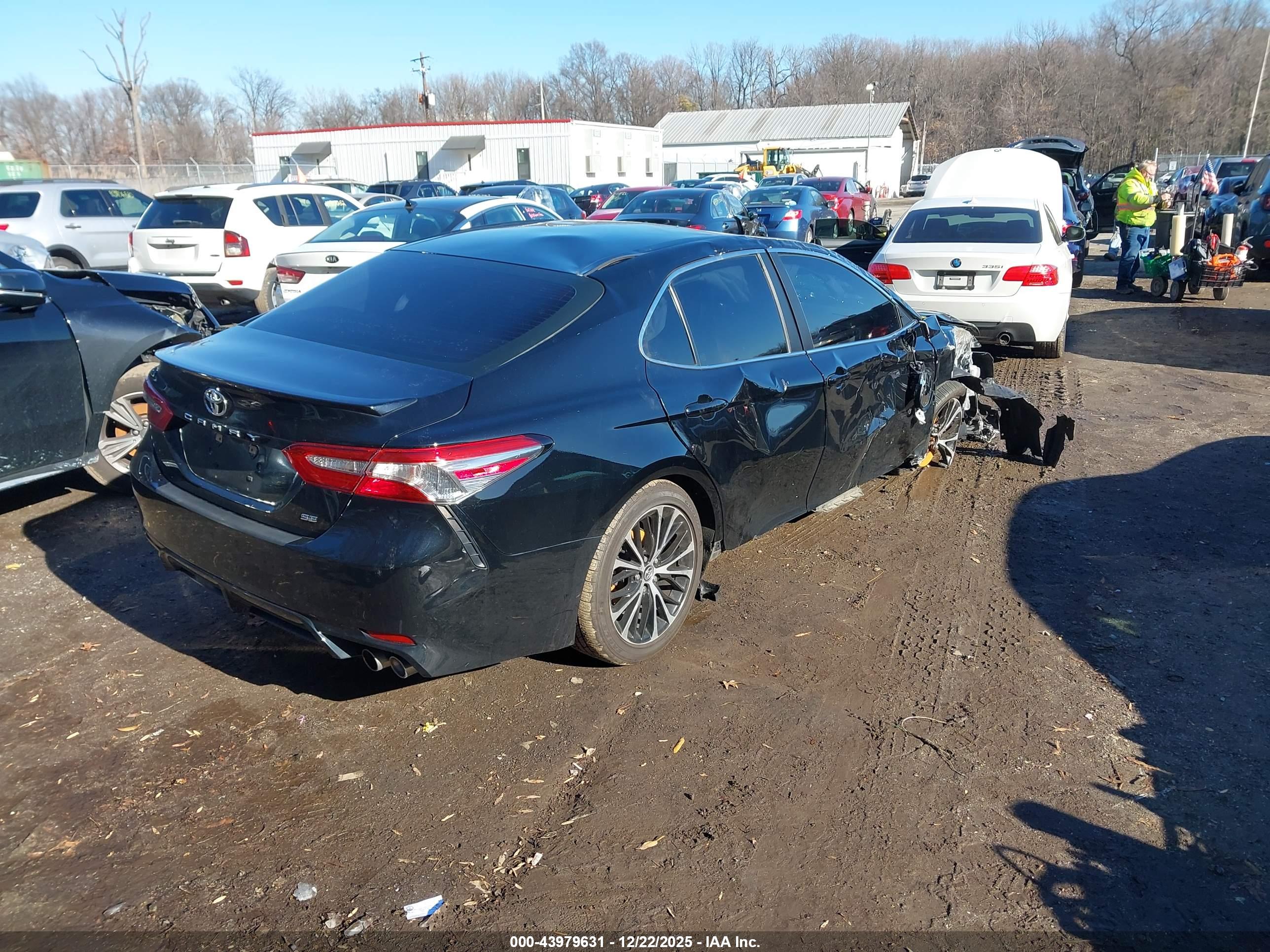 TOYOTA CAMRY image 4