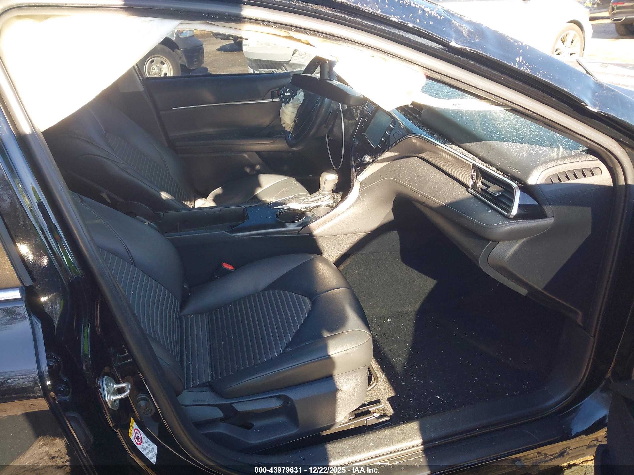 TOYOTA CAMRY image 5